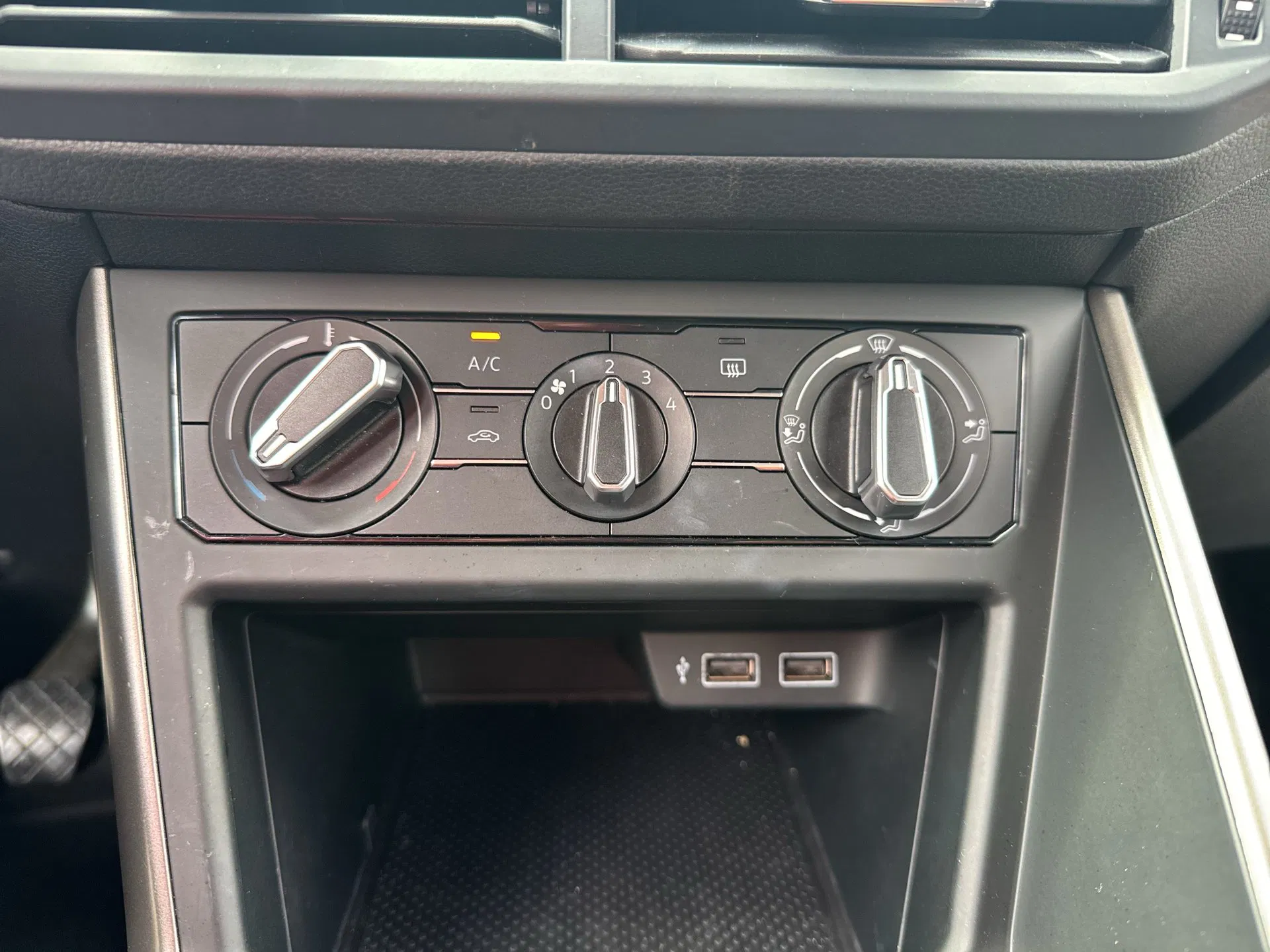 VW Polo VI 1.6 TDI Comfortline | Bild 16 von 20