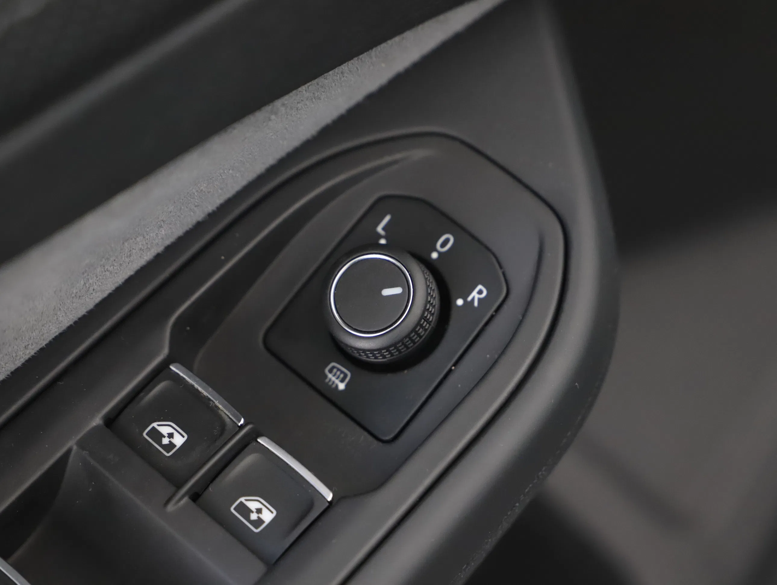 VW Golf VIII Var. 2.0 TDI R-Line DSG | Bild 7 von 21