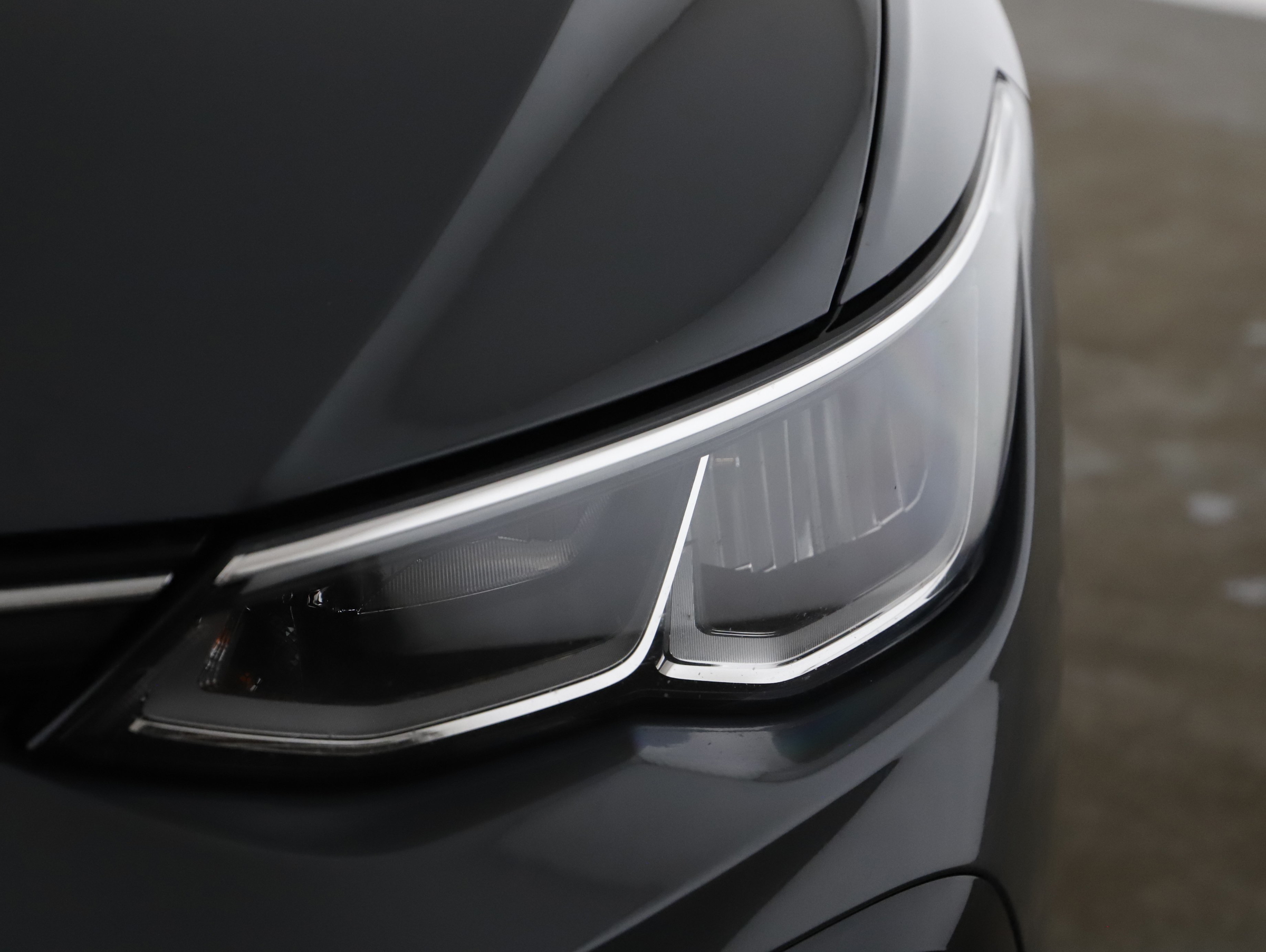 VW Golf VIII Var. 2.0 TDI R-Line DSG | Bild 21 von 21