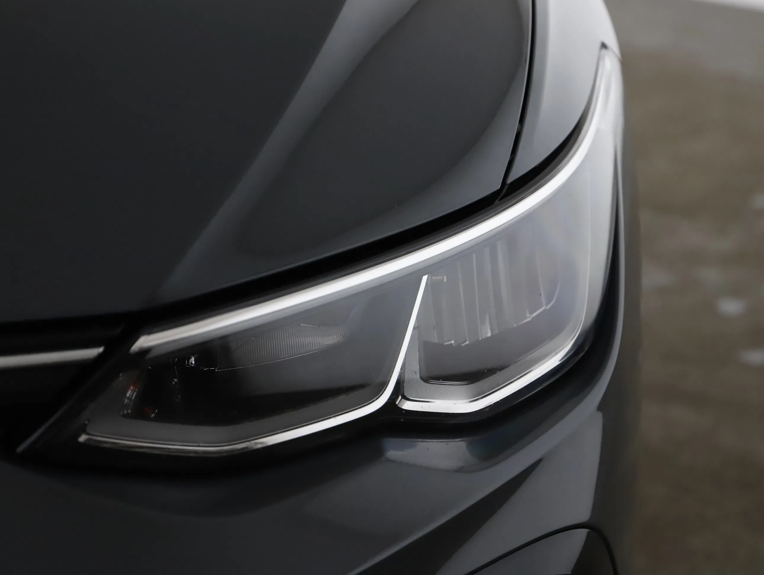 VW Golf VIII Var. 2.0 TDI R-Line DSG | Bild 21 von 21