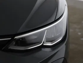 VW Golf VIII Var. 2.0 TDI R-Line DSG | Thumbnail 21 von 21