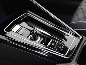 VW Golf VIII Var. 2.0 TDI R-Line DSG | Thumbnail 14 von 21