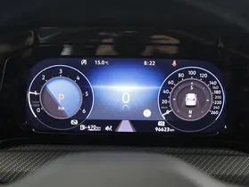 VW Golf VIII Var. 2.0 TDI R-Line DSG | Thumbnail 15 von 21