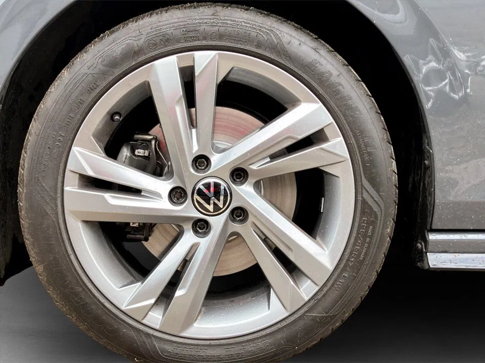 VW Golf VIII Var. 2.0 TDI R-Line DSG | Bild 7 von 24