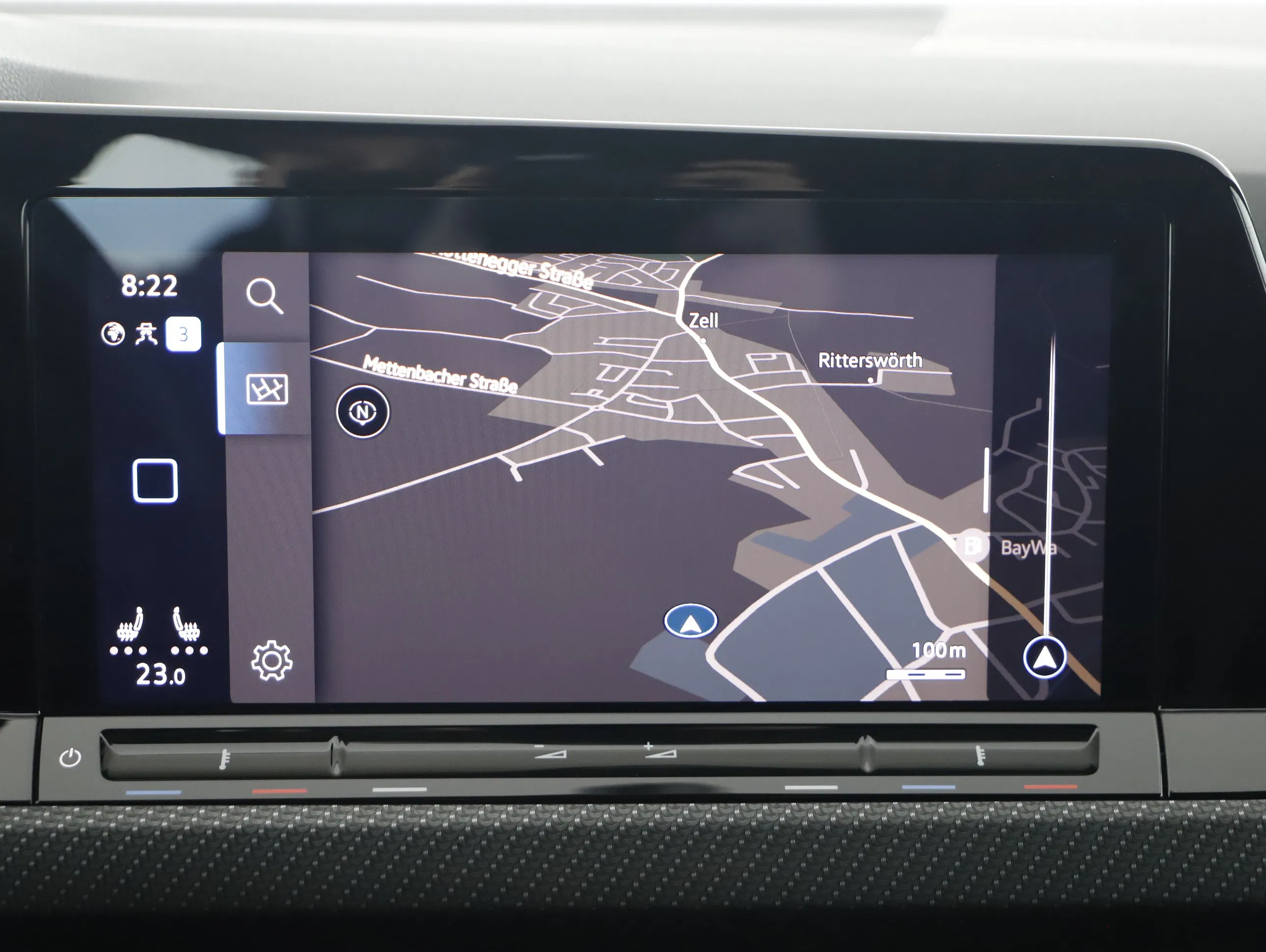 VW Golf VIII Var. 2.0 TDI R-Line DSG | Bild 17 von 21