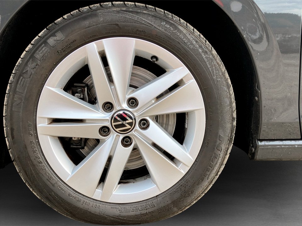 VW Golf VIII Var. 2.0TDI Life DSG | Bild 7 von 22