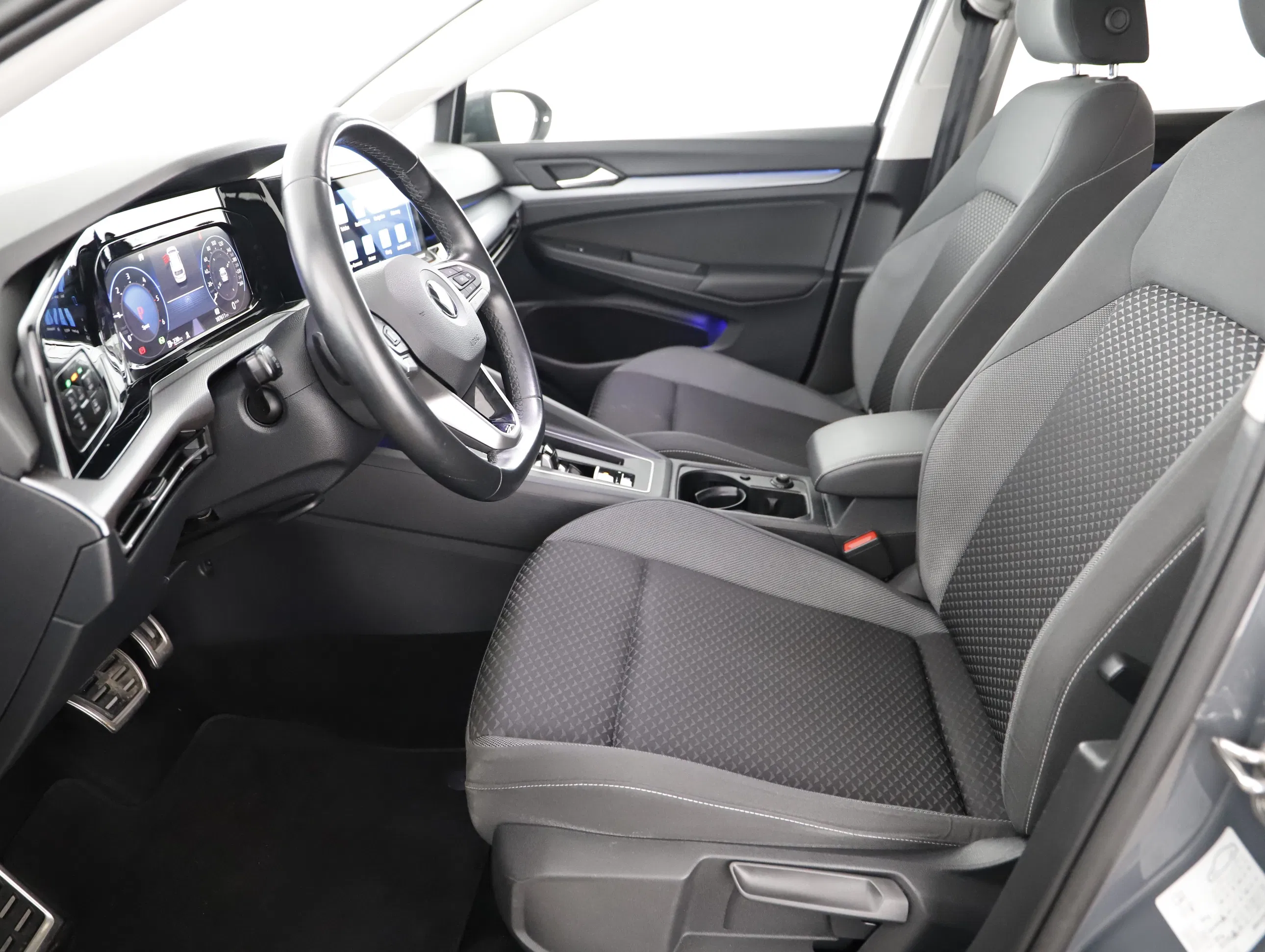 VW Golf VIII 2.0 TDI Life | Bild 8 von 23