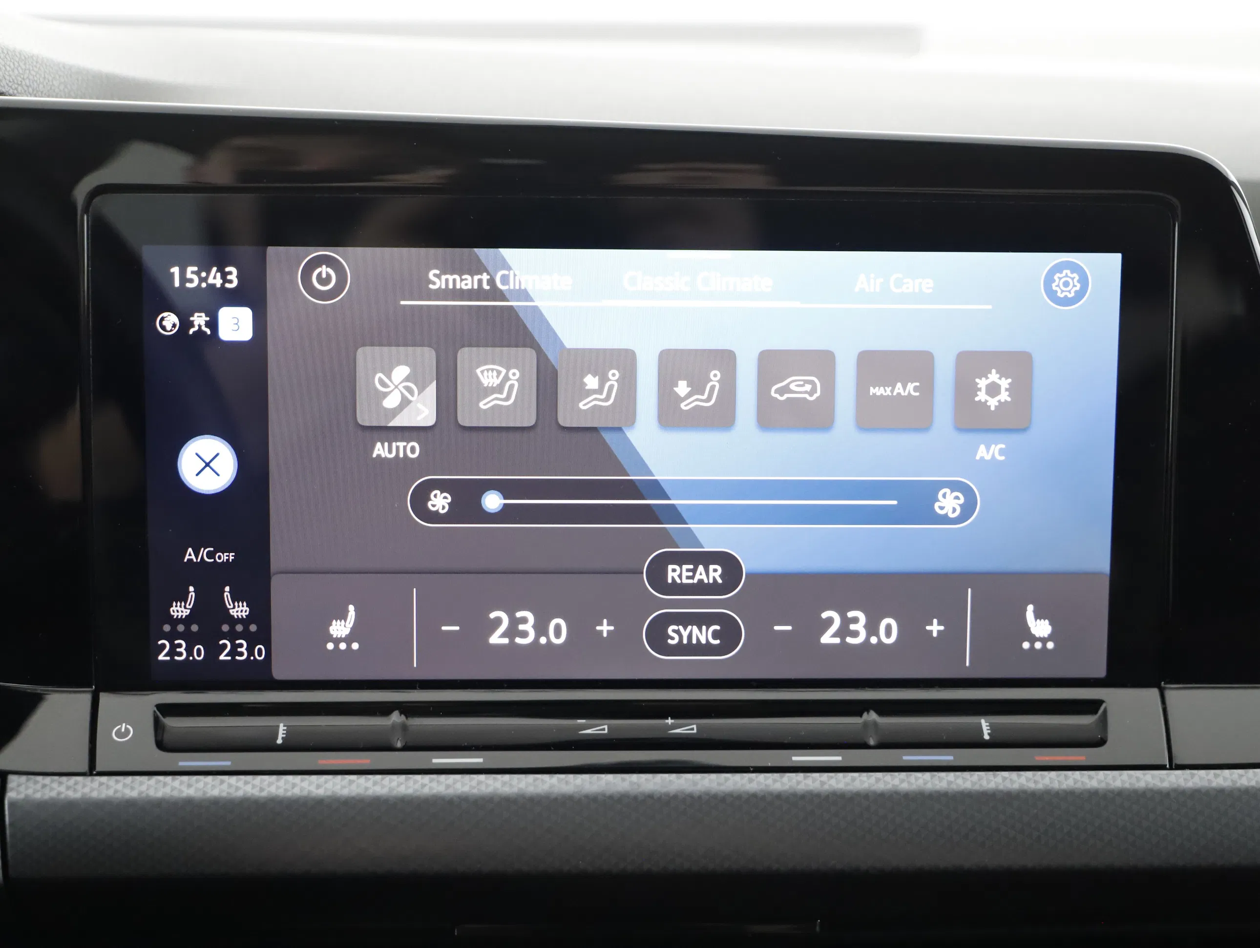 VW Golf VIII 2.0 TDI Life | Bild 17 von 23