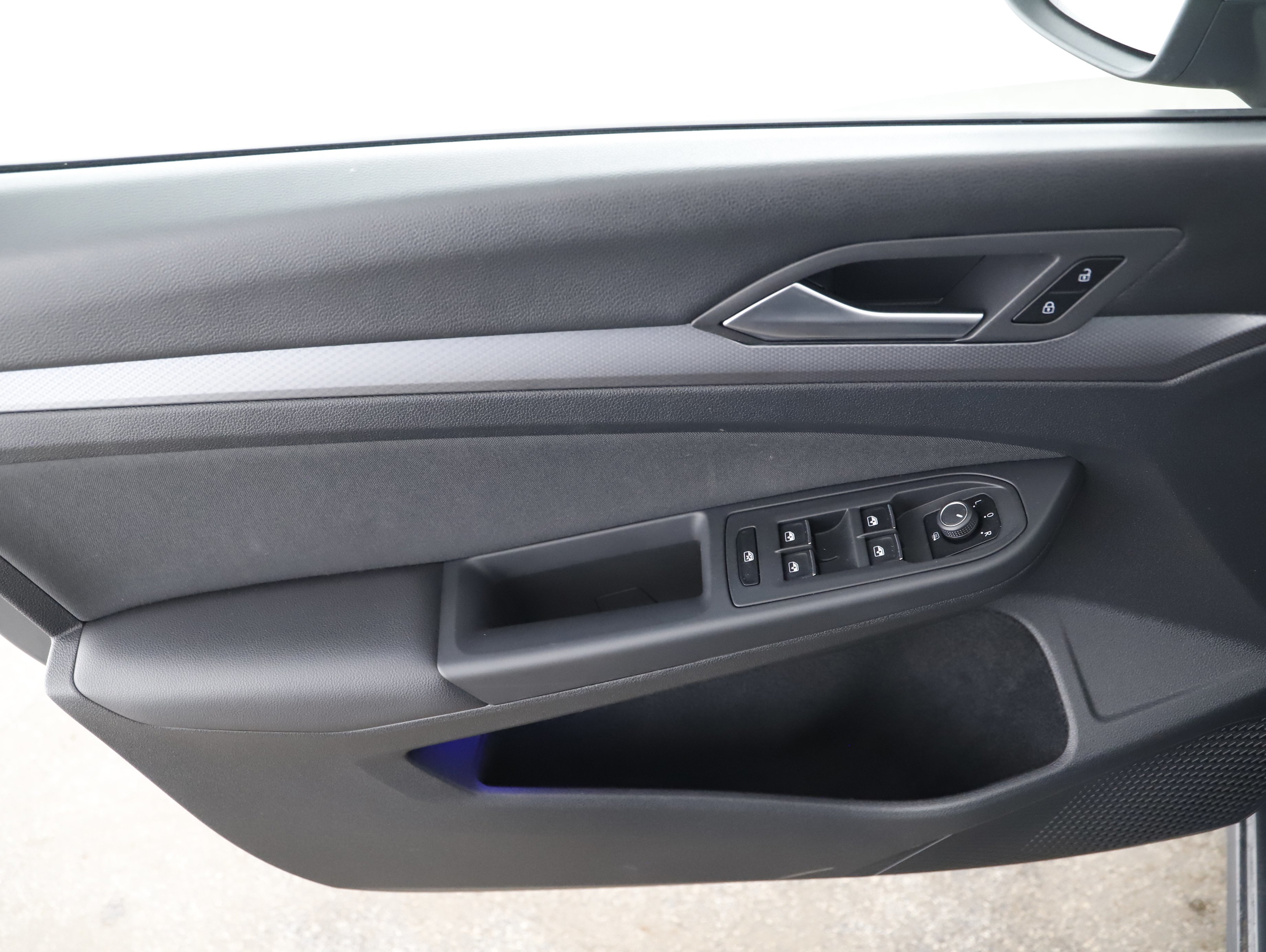VW Golf VIII 2.0 TDI Life | Bild 5 von 23
