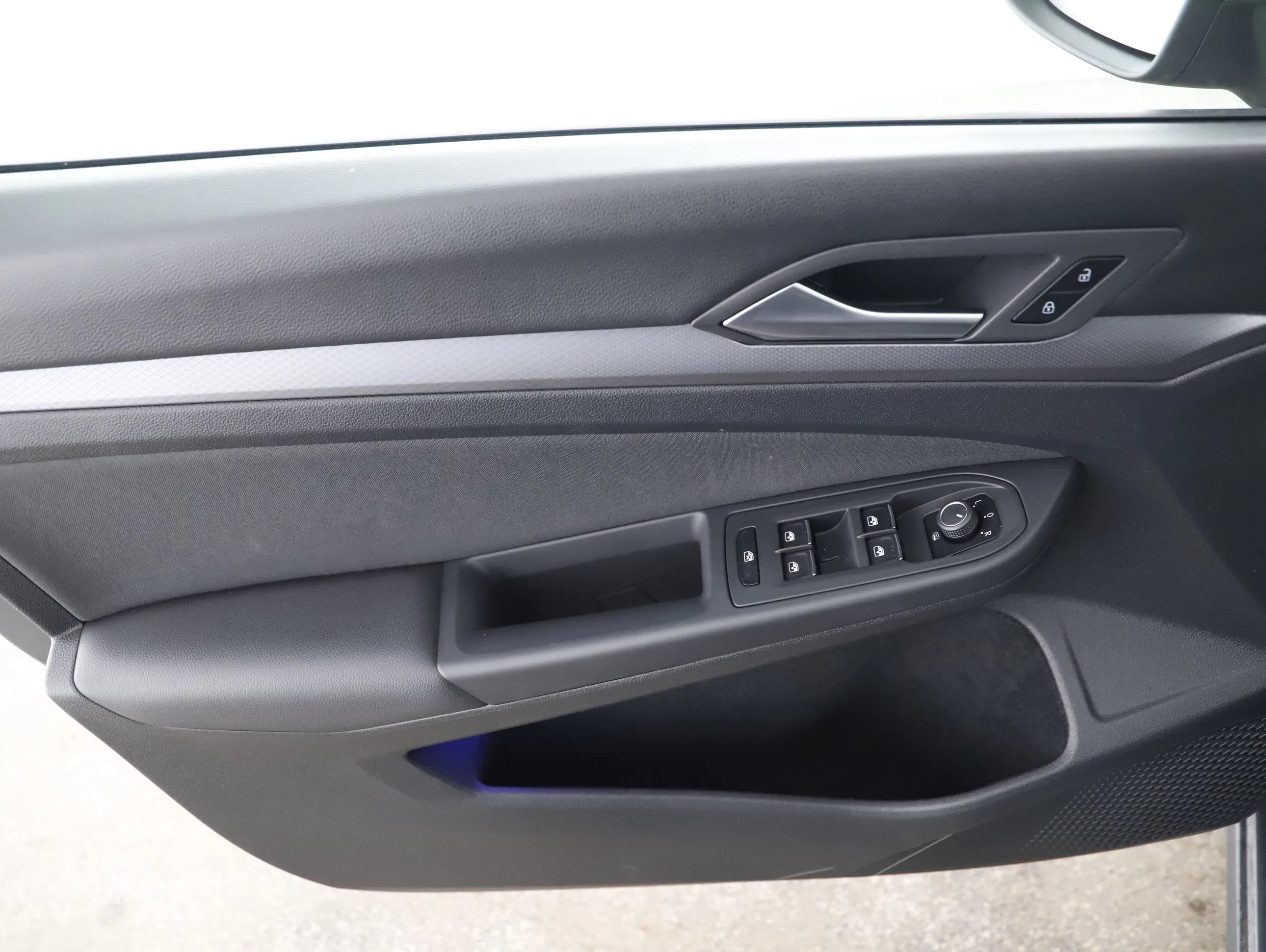VW Golf VIII 2.0 TDI Life | Bild 5 von 23