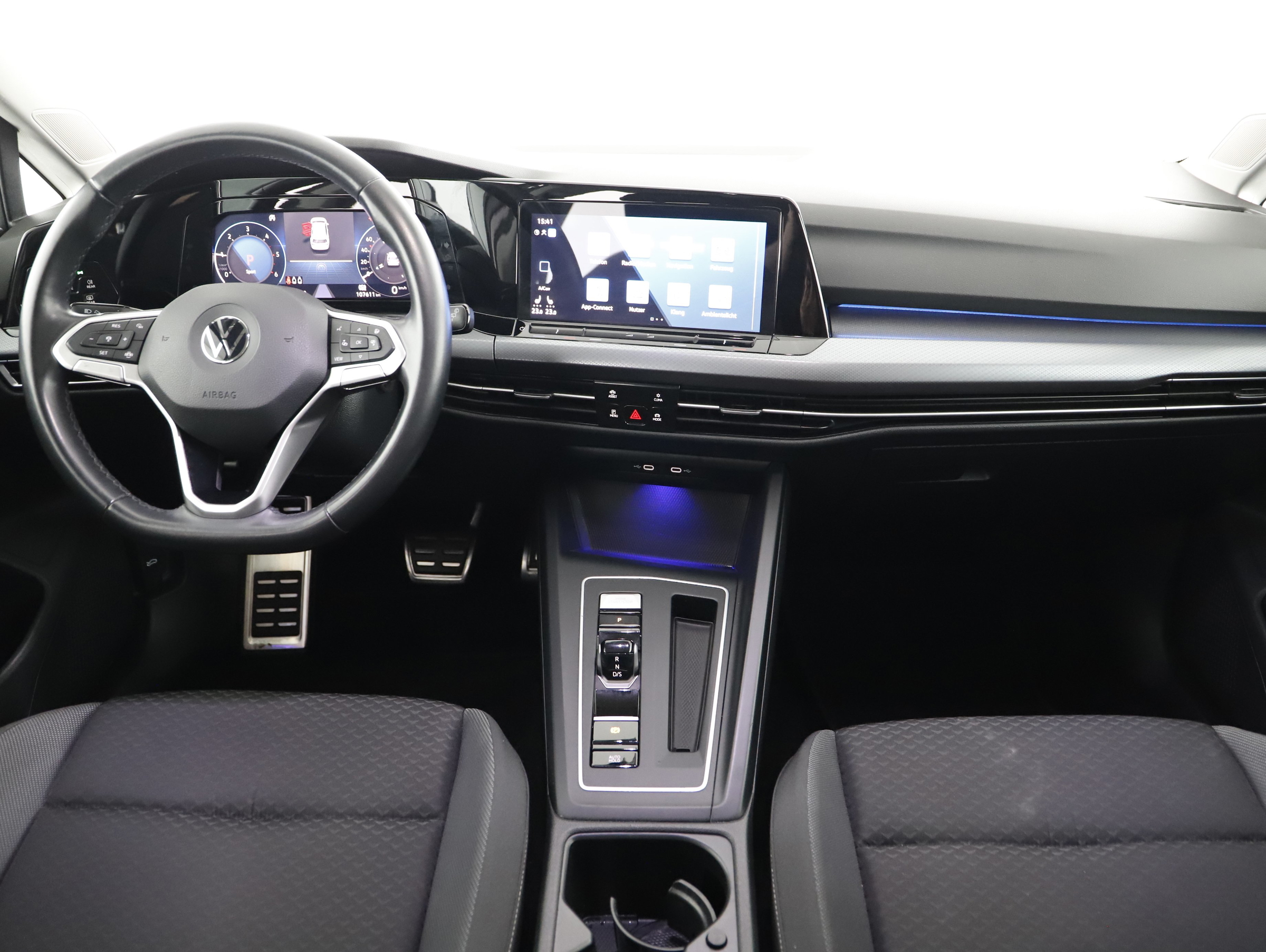 VW Golf VIII 2.0 TDI Life | Bild 9 von 23