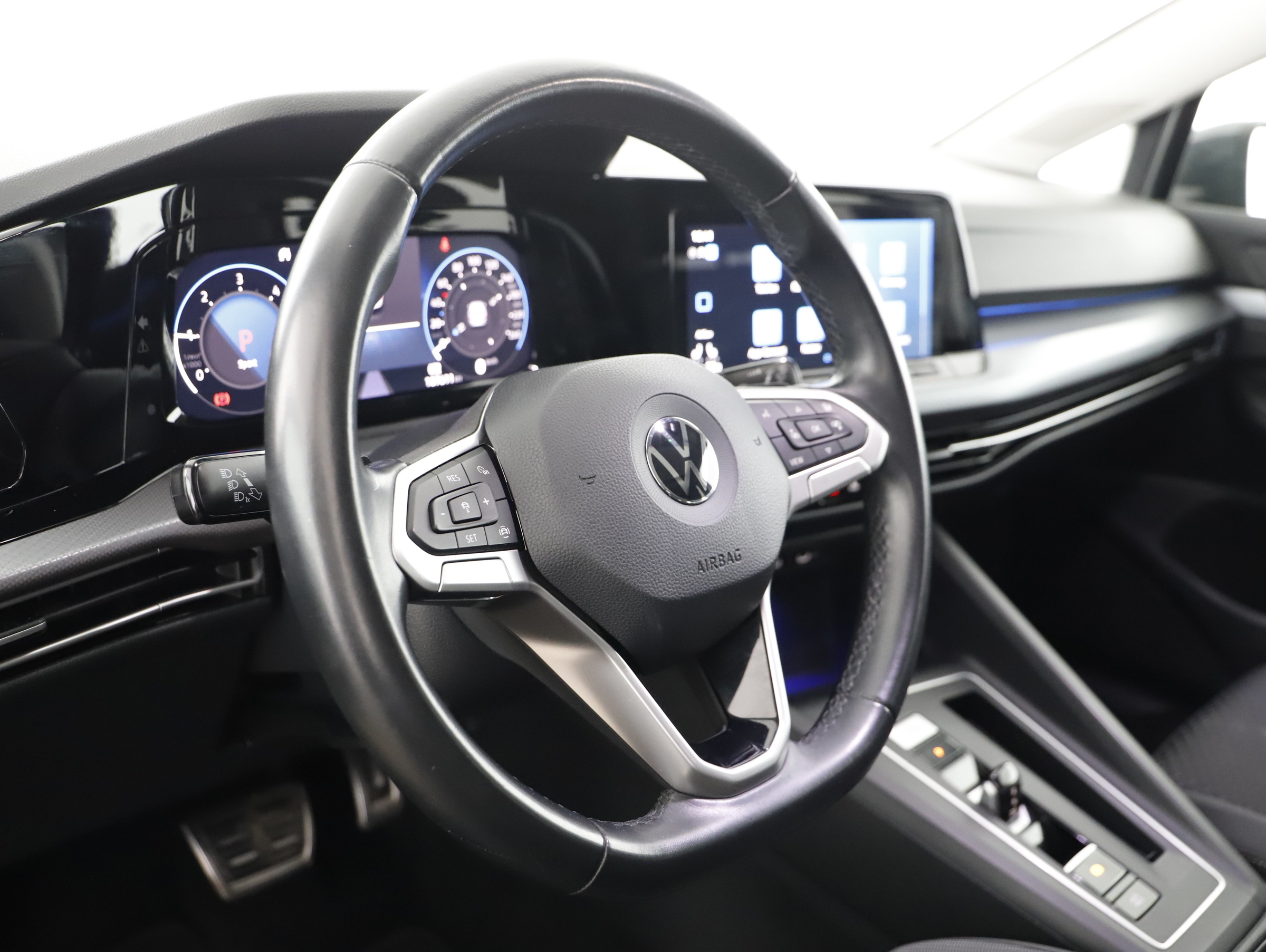 VW Golf VIII 2.0 TDI Life | Bild 11 von 23