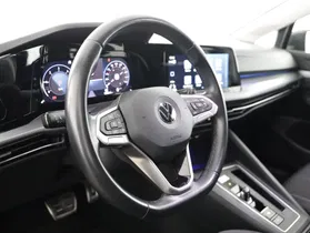 VW Golf VIII 2.0 TDI Life | Thumbnail 11 von 23