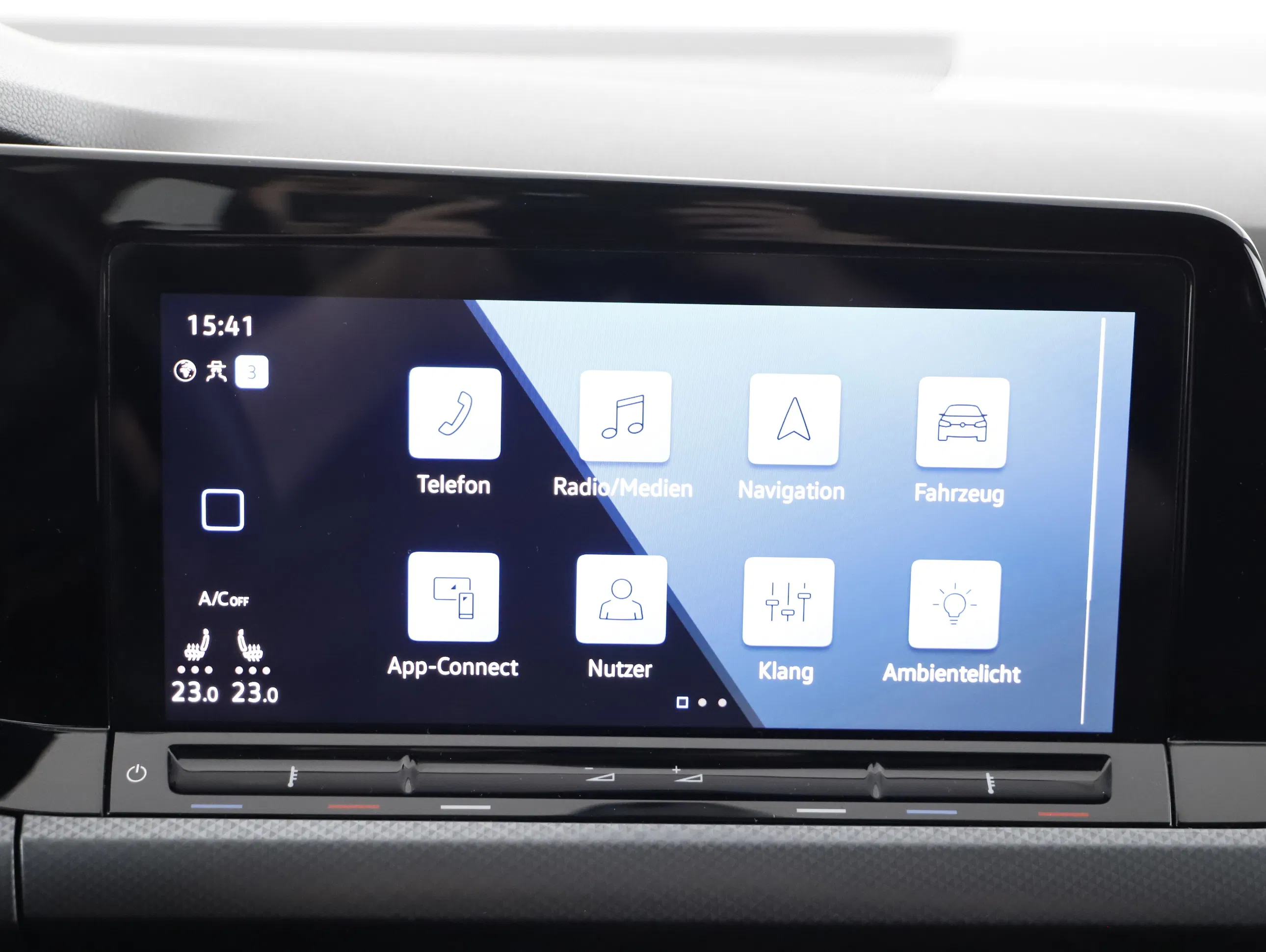VW Golf VIII 2.0 TDI Life | Bild 14 von 23