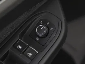 VW Golf VIII Variant 2.0 TDI Life | Thumbnail 15 von 21