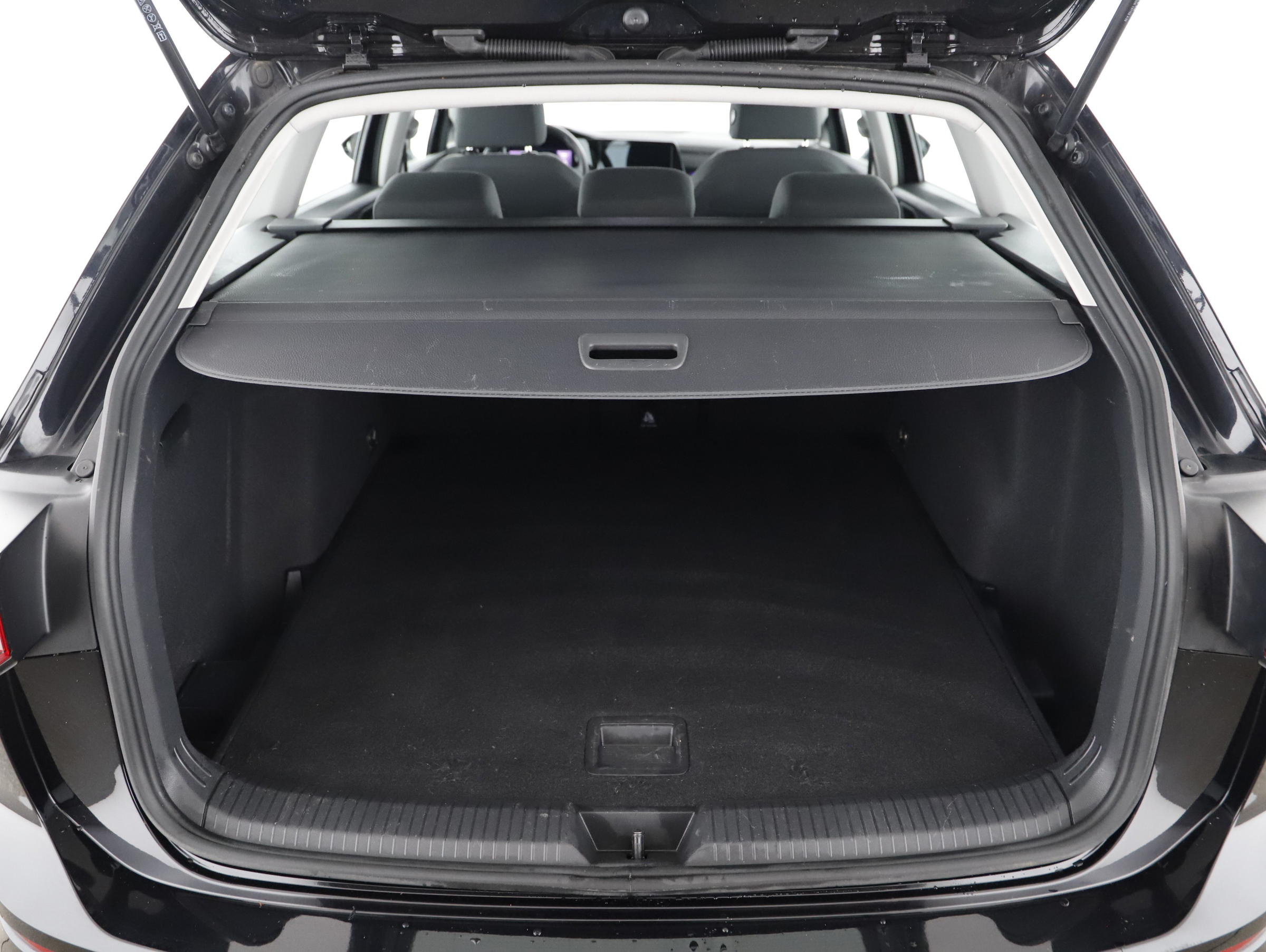 VW Golf VIII Variant 2.0 TDI Life | Bild 16 von 21