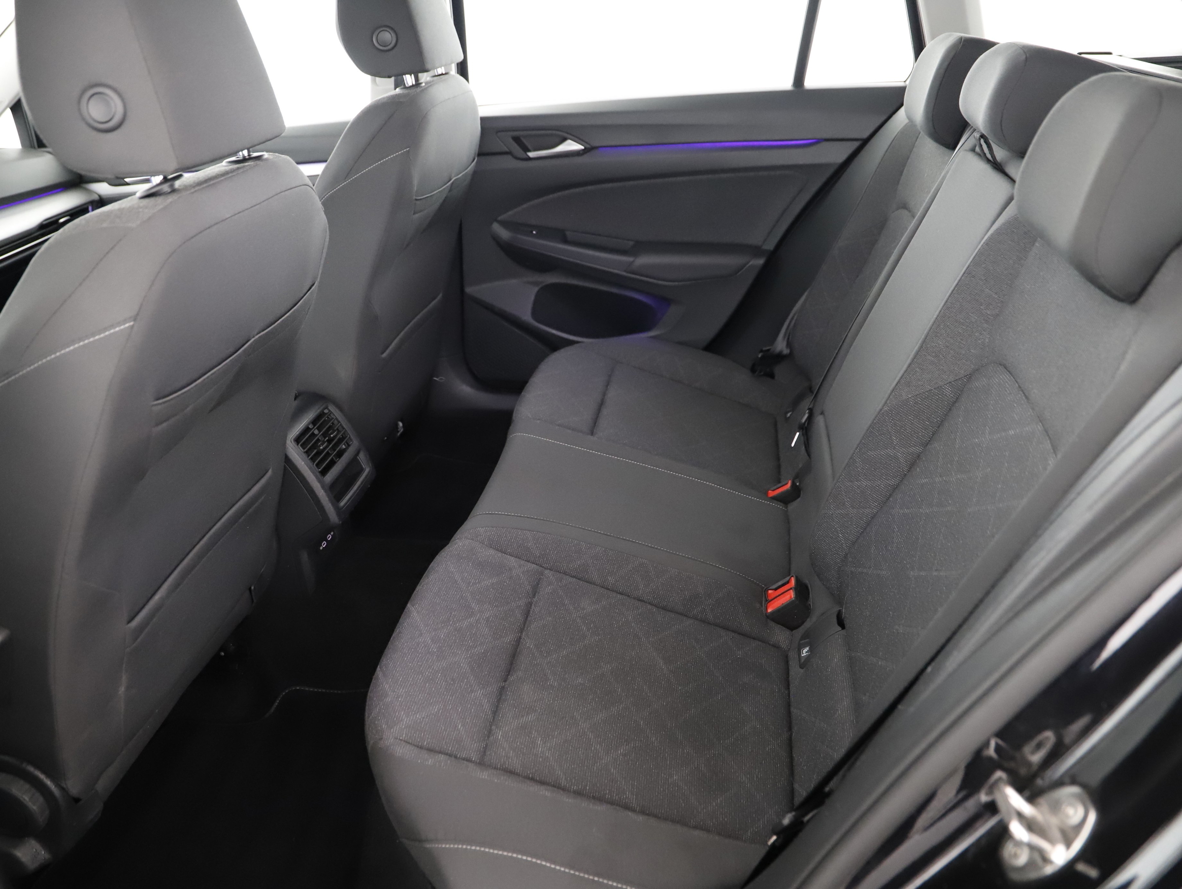 VW Golf VIII Variant 2.0 TDI Life | Bild 2 von 21