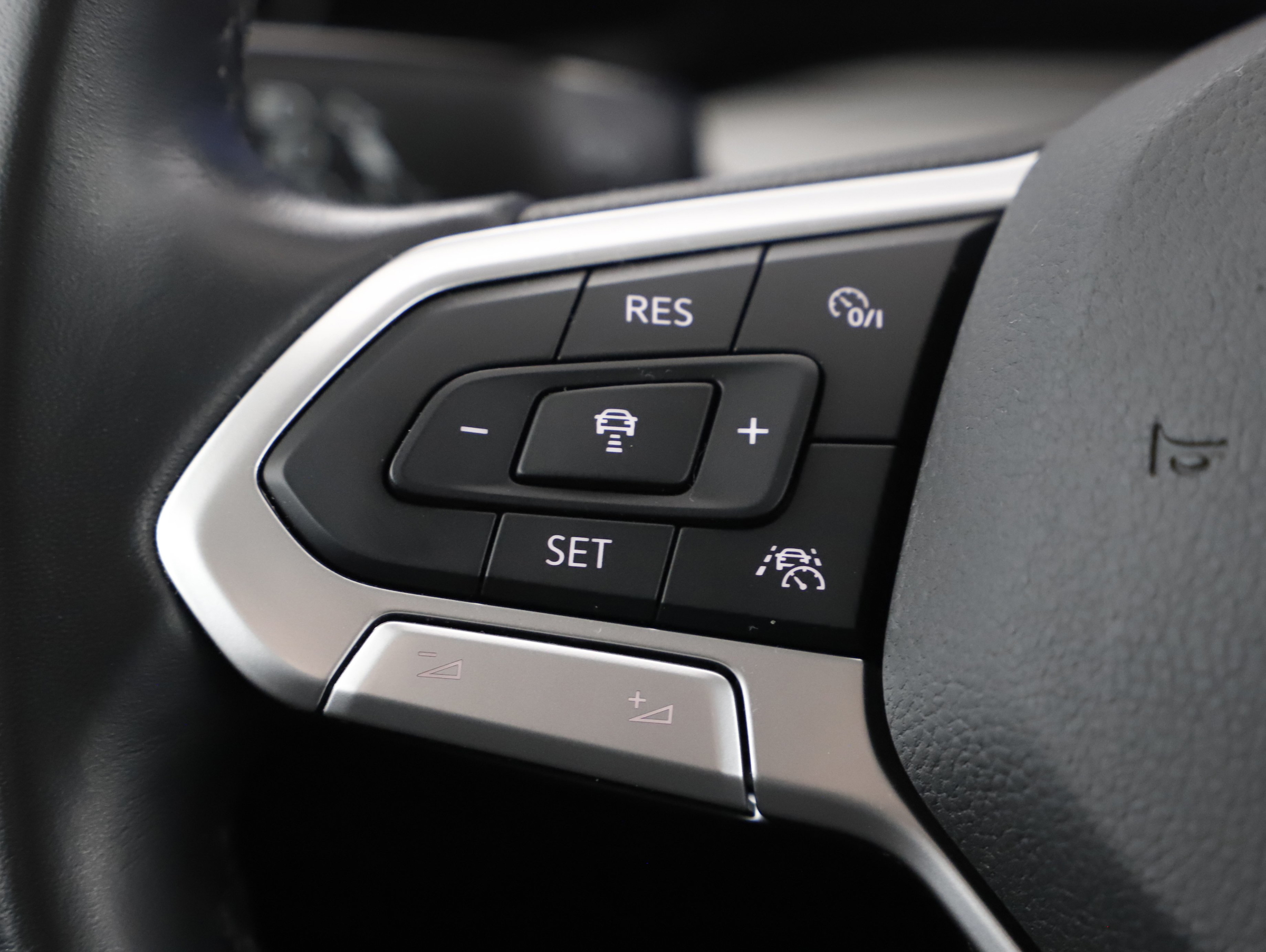 VW Golf VIII Variant 2.0 TDI Life | Bild 12 von 22