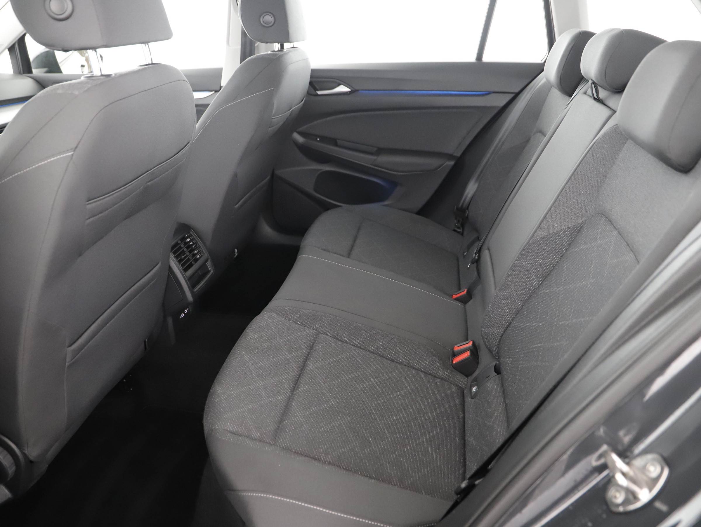 VW Golf VIII Variant 2.0 TDI Life | Bild 3 von 22