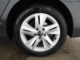 VW Golf VIII Variant 2.0 TDI Life | Thumbnail 21 von 22