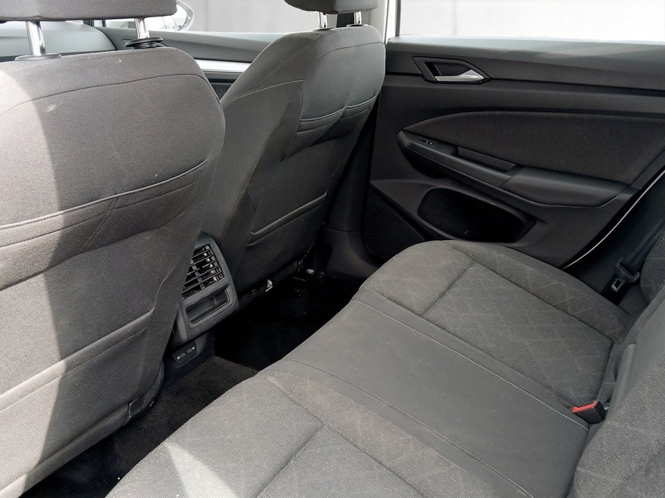 VW Golf VIII Var 2.0 TDI DSG Life | Bild 16 von 19