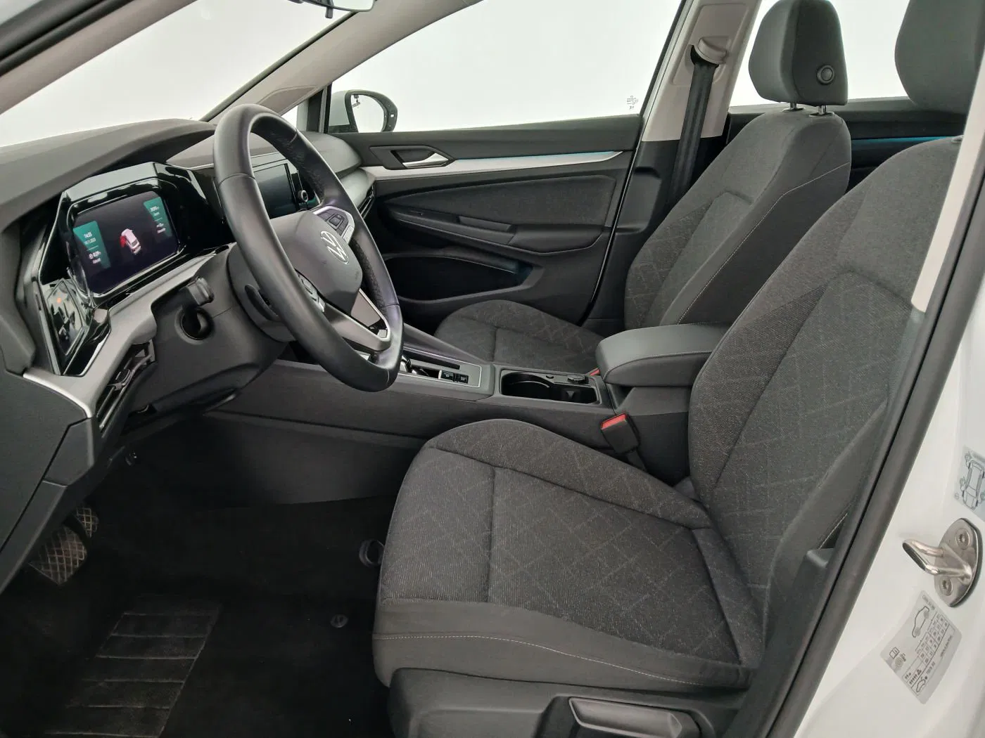 VW Golf VIII Variant 2.0 TDI Life | Bild 13 von 26