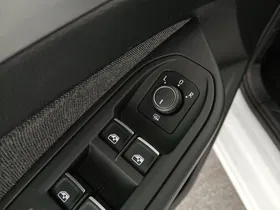 VW Golf VIII Variant 2.0 TDI Life | Thumbnail 15 von 26