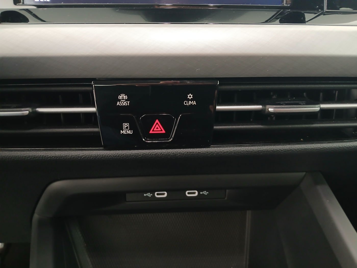 VW Golf VIII Variant 2.0 TDI Life | Bild 13 von 19