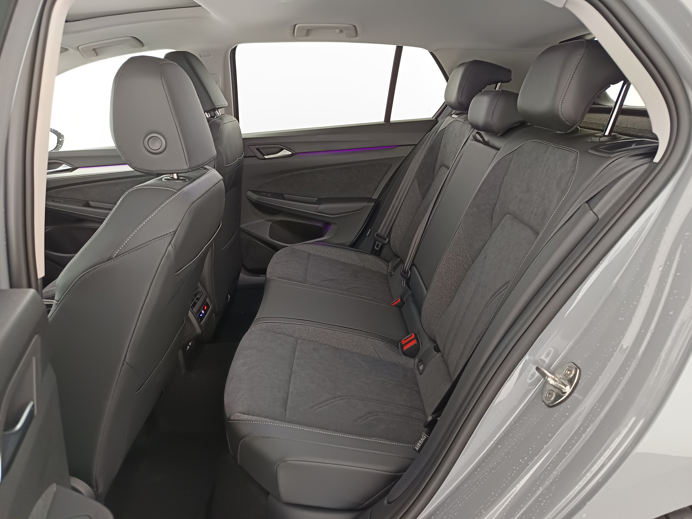 VW Golf VIII 1.5 eTSI W Life | Bild 24 von 26