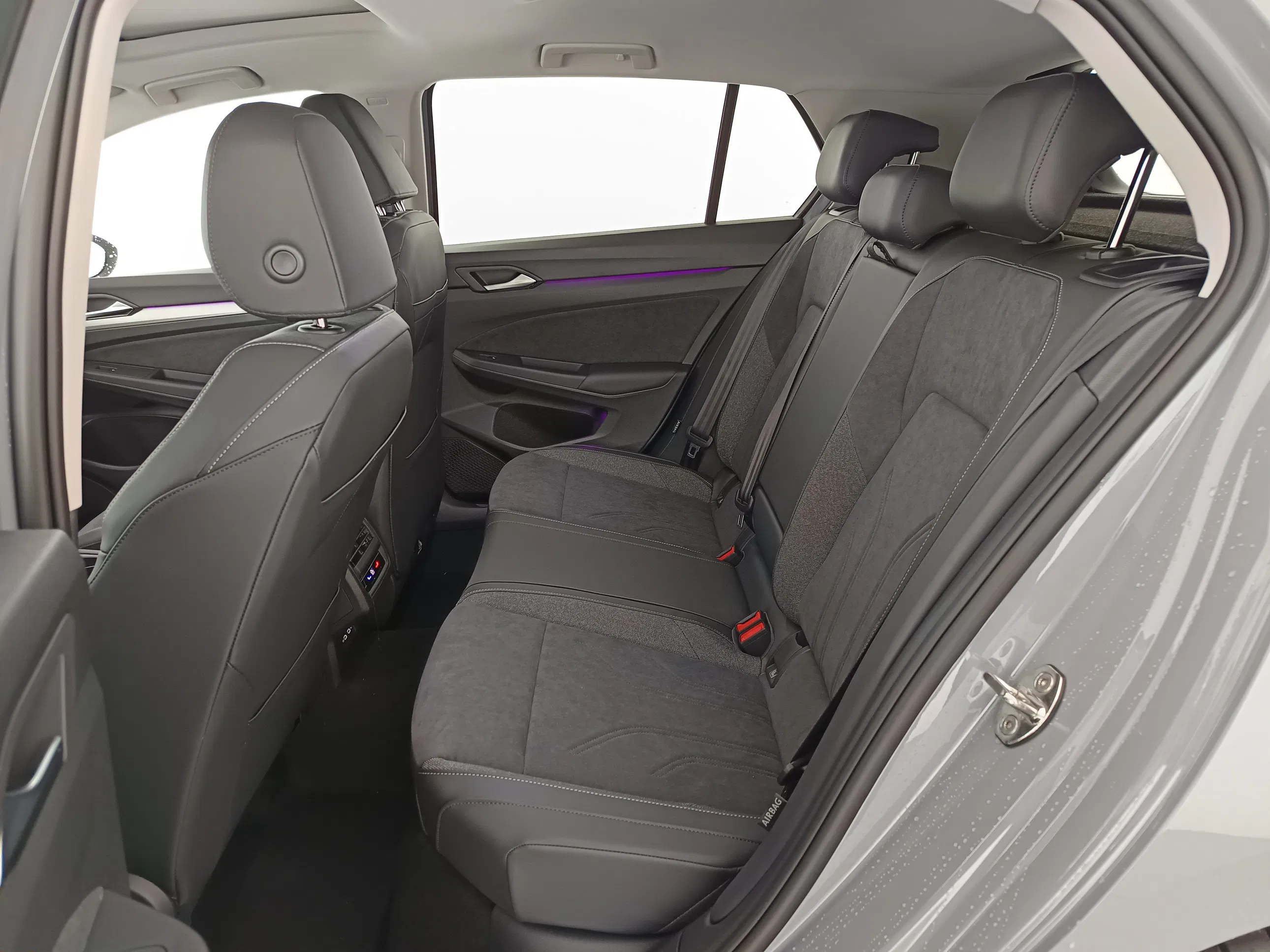 VW Golf VIII 1.5 eTSI W Life | Bild 24 von 26