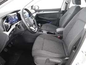 VW Golf VIII Variant 1.0 TSI Life | Thumbnail 1 von 22