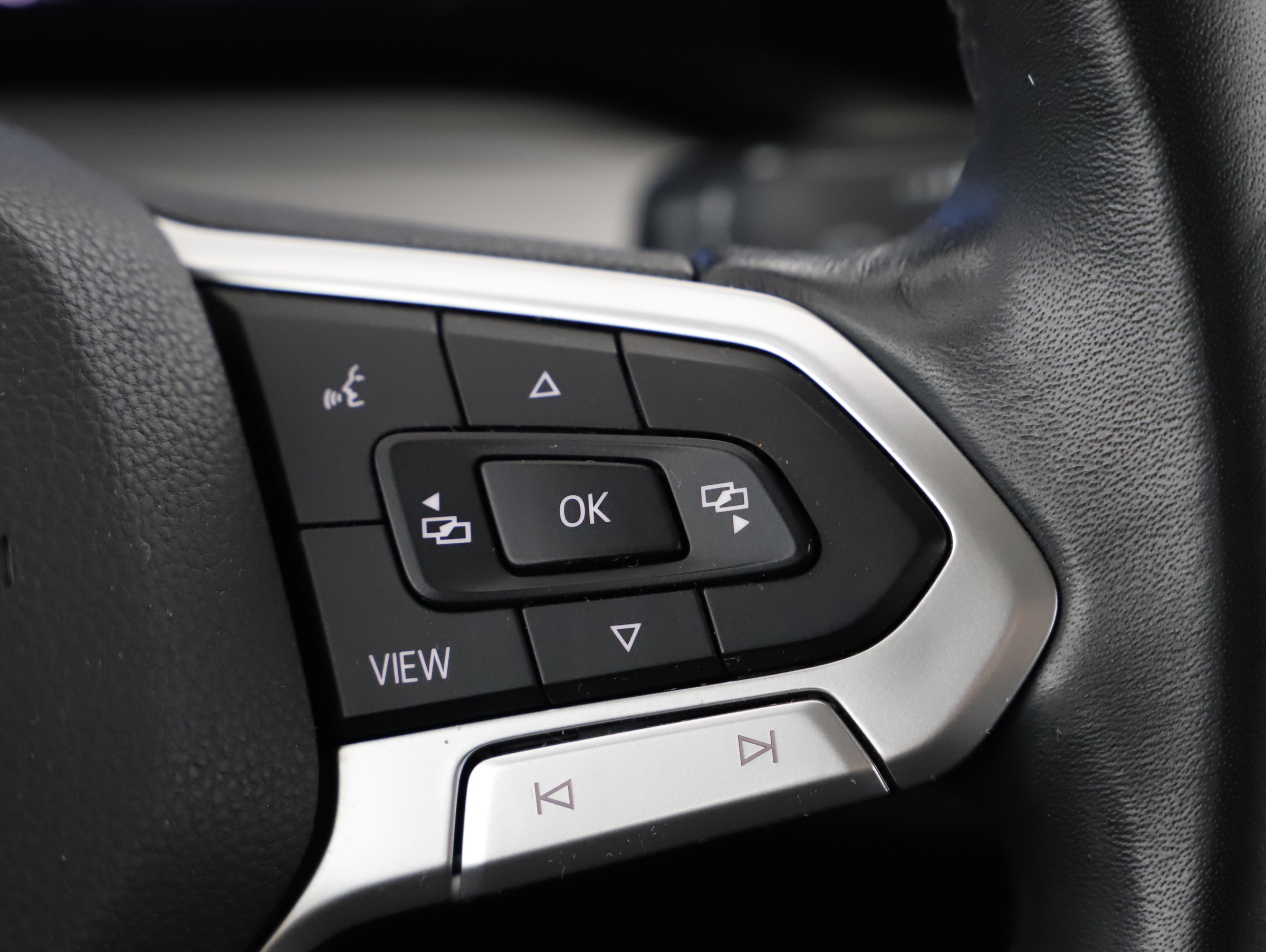 VW Golf VIII Variant 1.0 TSI Life | Bild 12 von 22