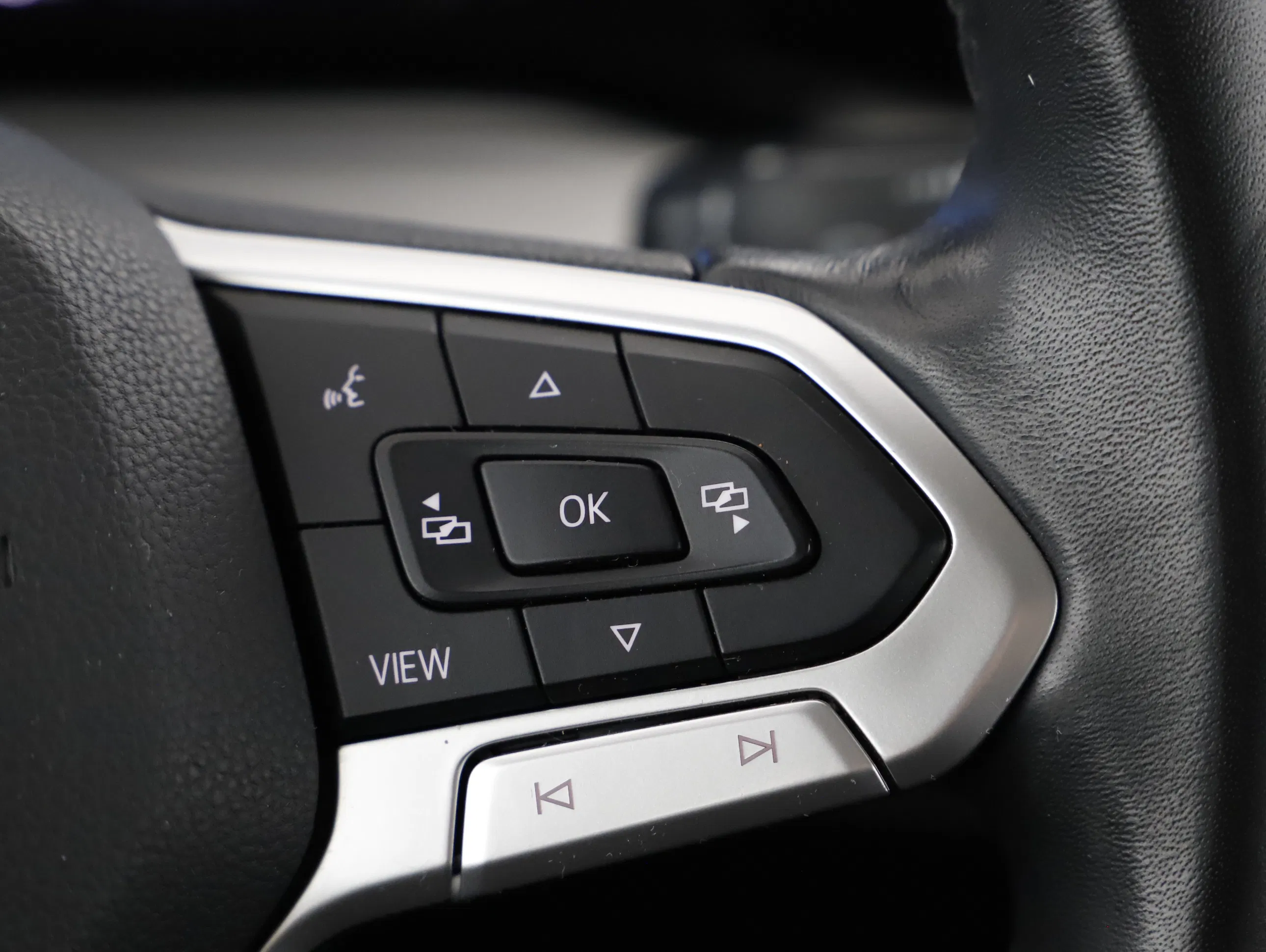 VW Golf VIII Variant 1.0 TSI Life | Bild 12 von 22