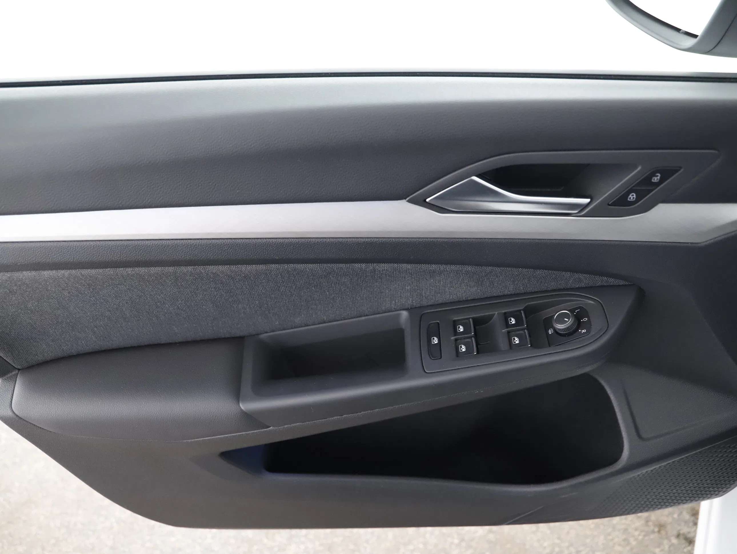 VW Golf VIII Variant 1.0 TSI Life | Bild 14 von 22