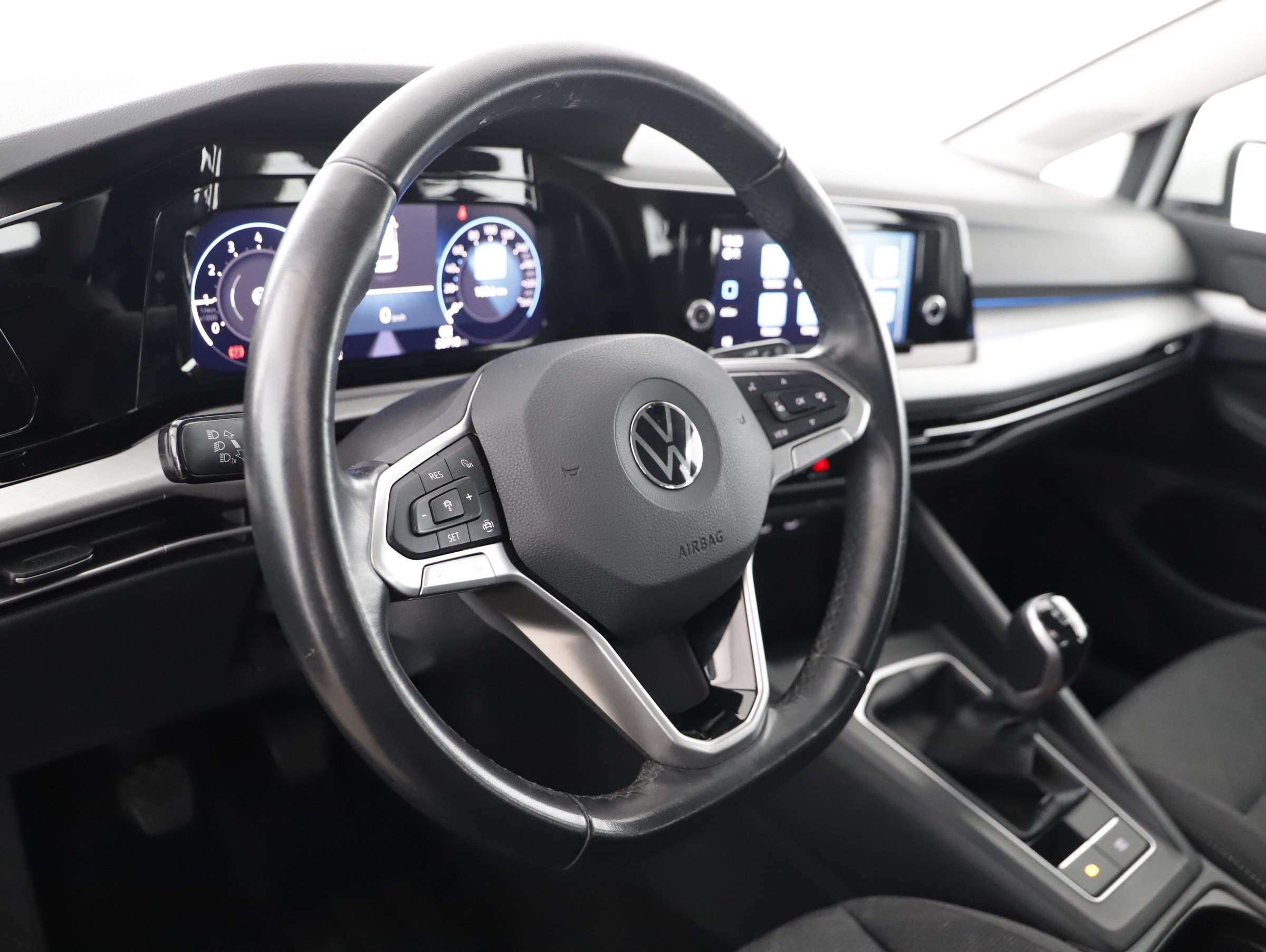 VW Golf VIII Variant 1.0 TSI Life | Bild 4 von 22