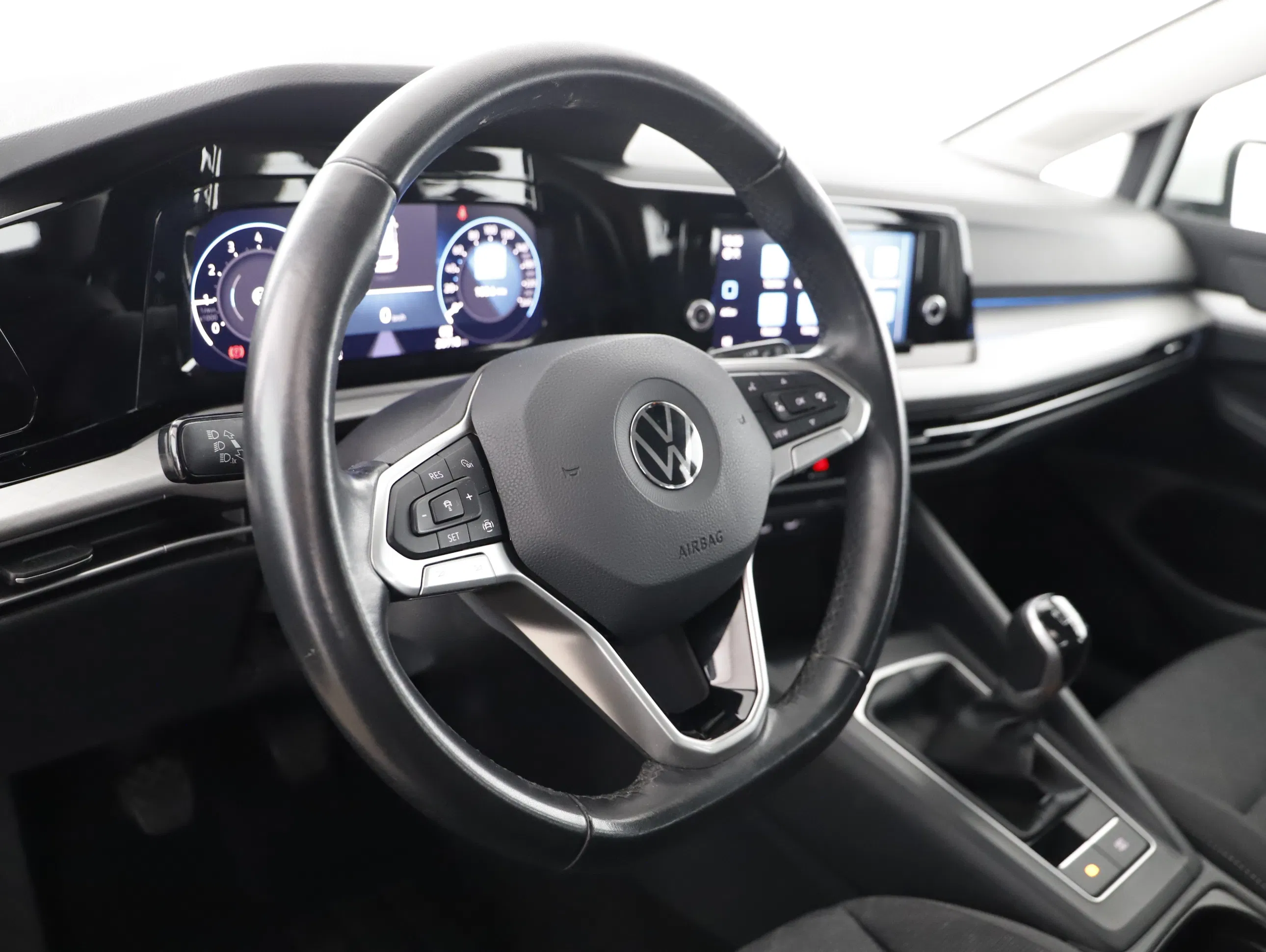 VW Golf VIII Variant 1.0 TSI Life | Bild 4 von 22