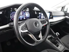 VW Golf VIII Variant 1.0 TSI Life | Thumbnail 4 von 22