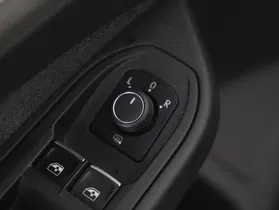 VW Golf VIII Variant 2.0 TDI Life | Thumbnail 15 von 21