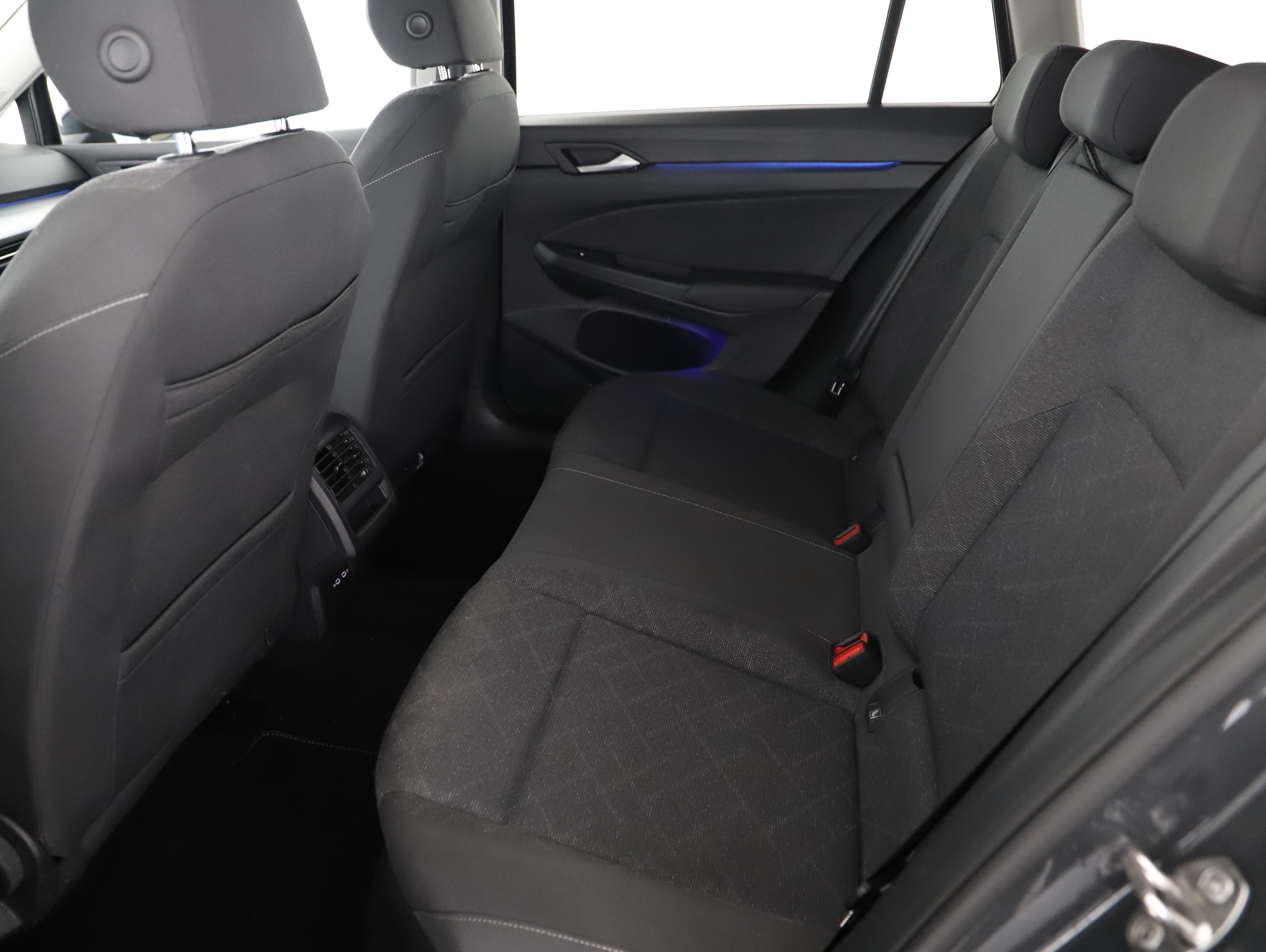 VW Golf VIII Variant 2.0 TDI Life | Bild 2 von 21