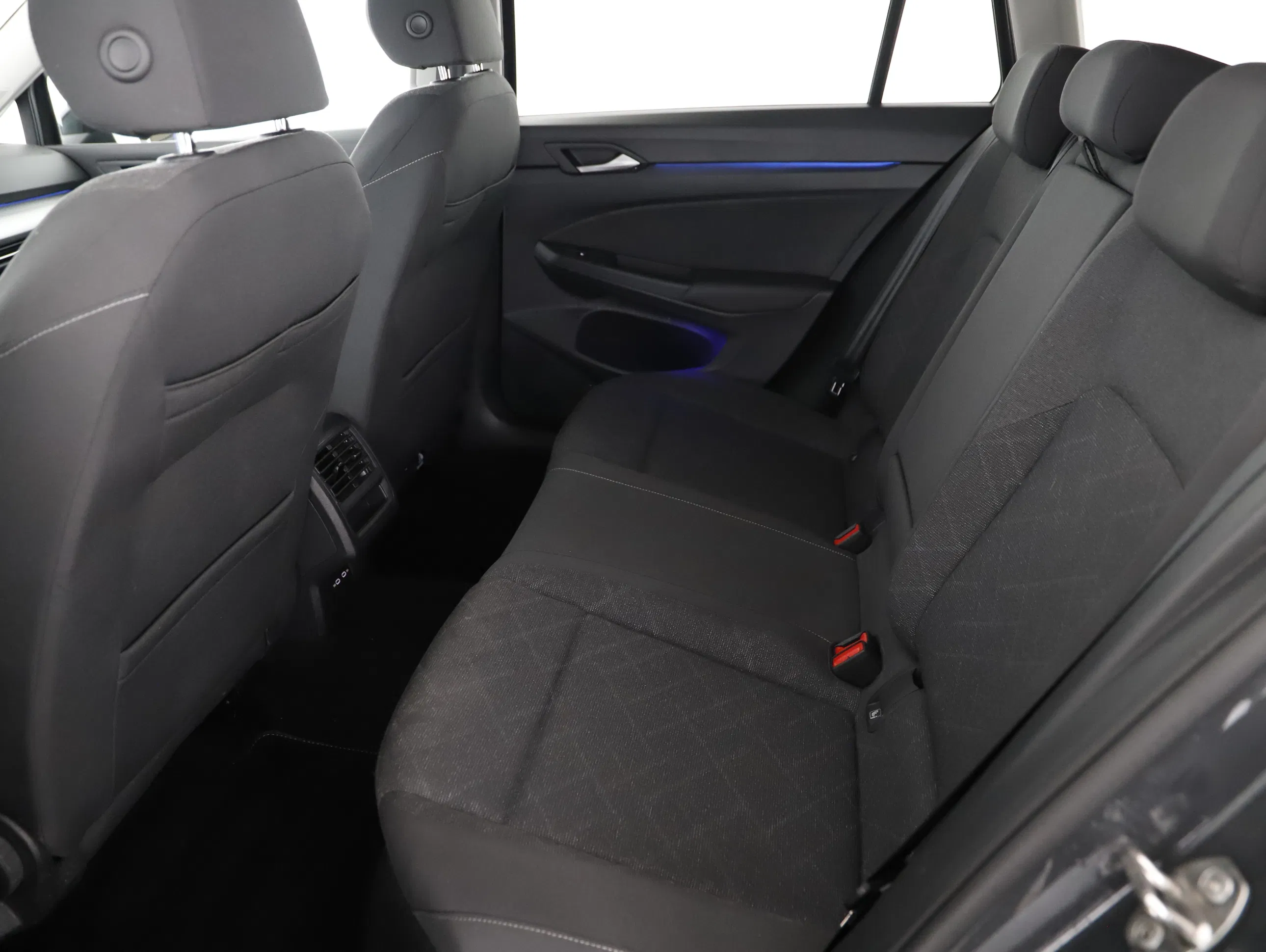 VW Golf VIII Variant 2.0 TDI Life | Bild 2 von 21