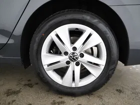 VW Golf VIII Variant 2.0 TDI Life | Thumbnail 20 von 21