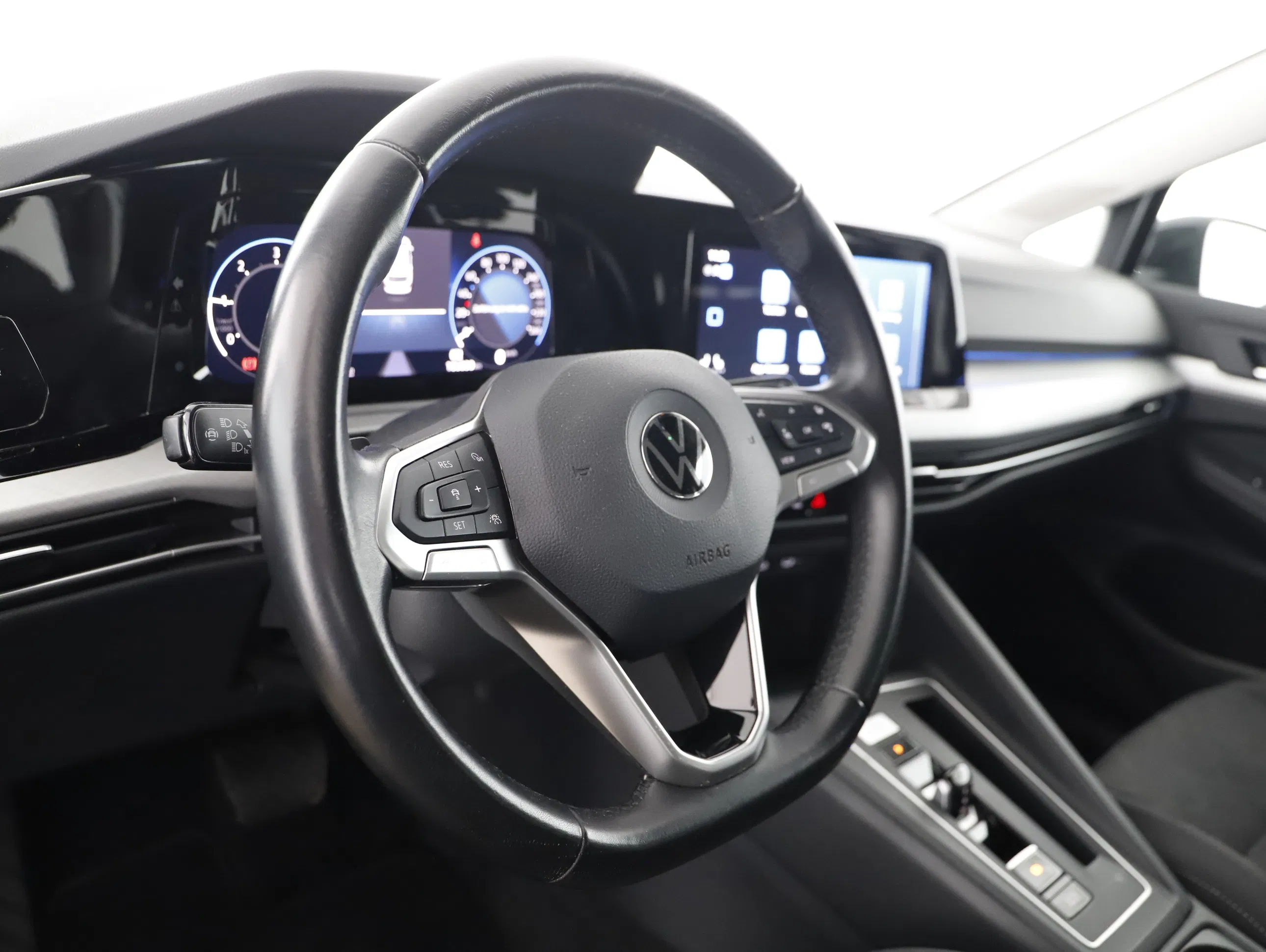 VW Golf VIII Variant 2.0 TDI Life | Bild 4 von 21