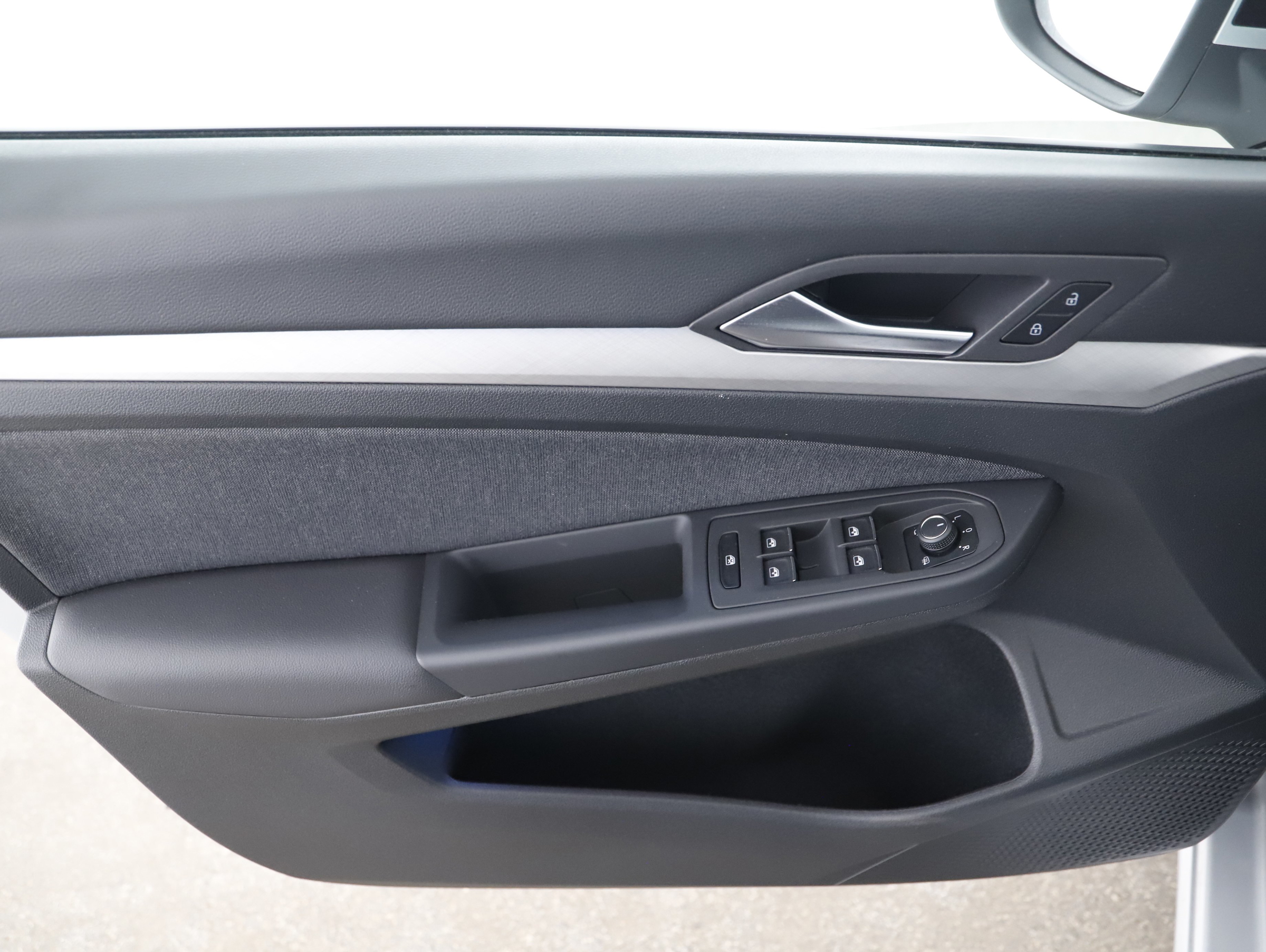 VW Golf VIII Var. 2.0TDI Life DSG | Bild 11 von 26