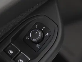 VW Golf VIII Var. 2.0TDI Life DSG | Thumbnail 12 von 26