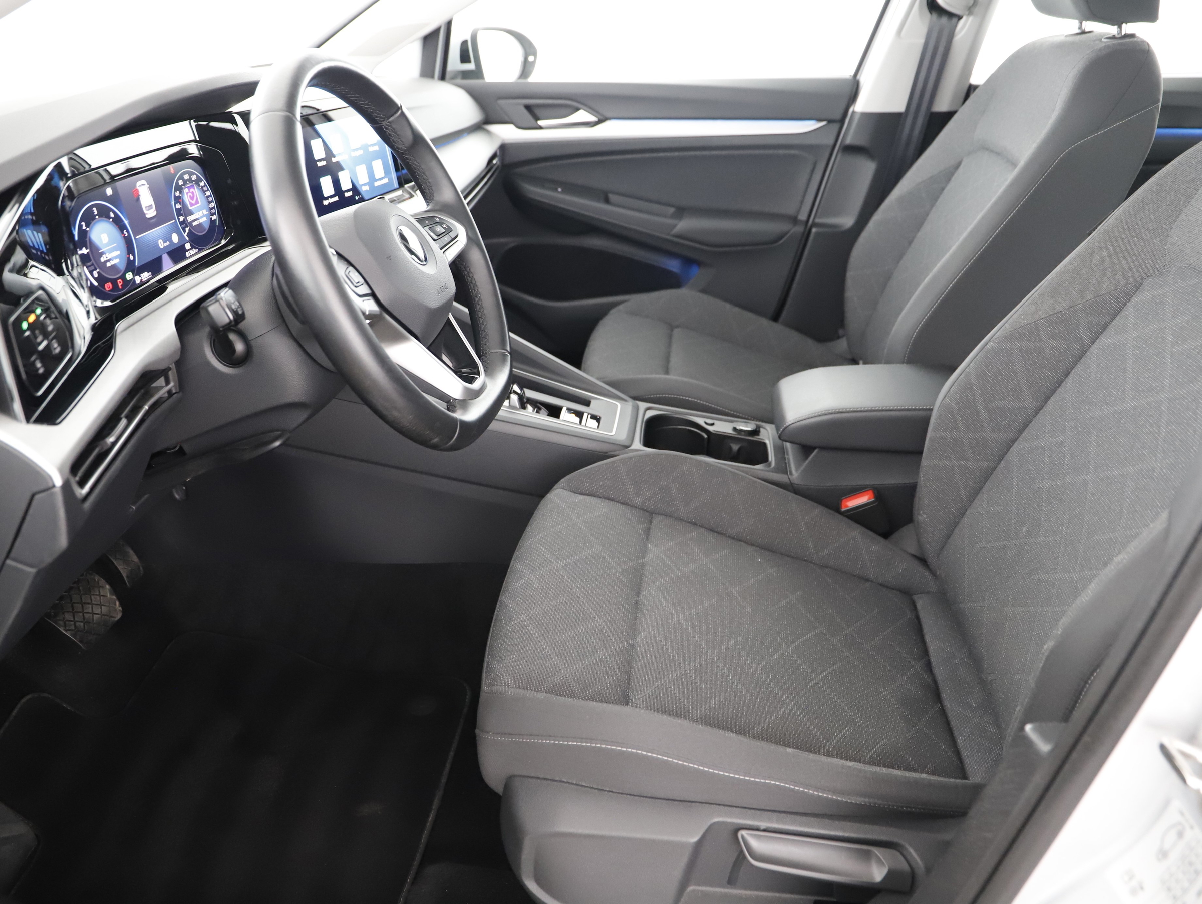 VW Golf VIII Var. 2.0TDI Life DSG | Bild 14 von 26