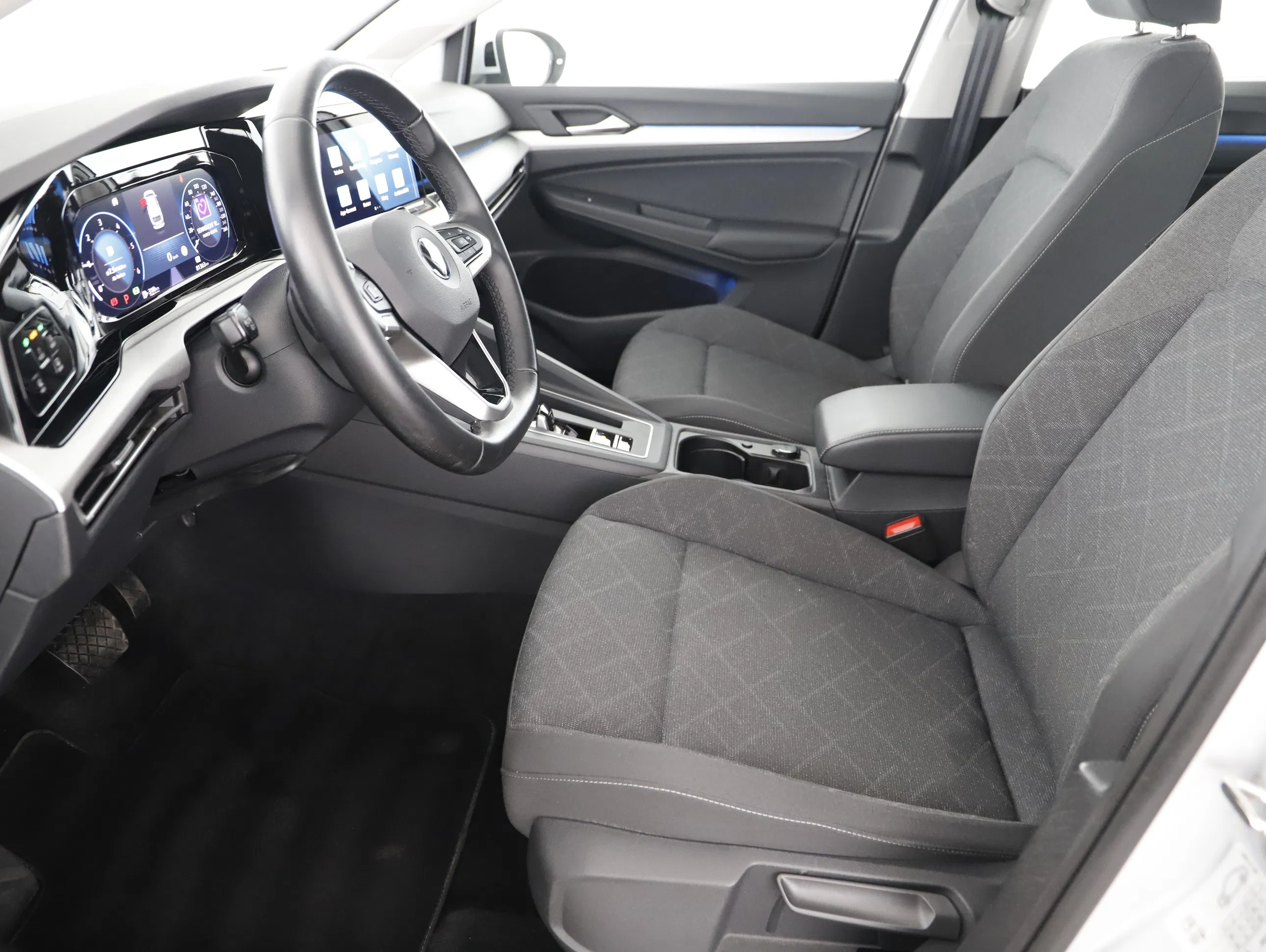 VW Golf VIII Var. 2.0TDI Life DSG | Bild 14 von 26