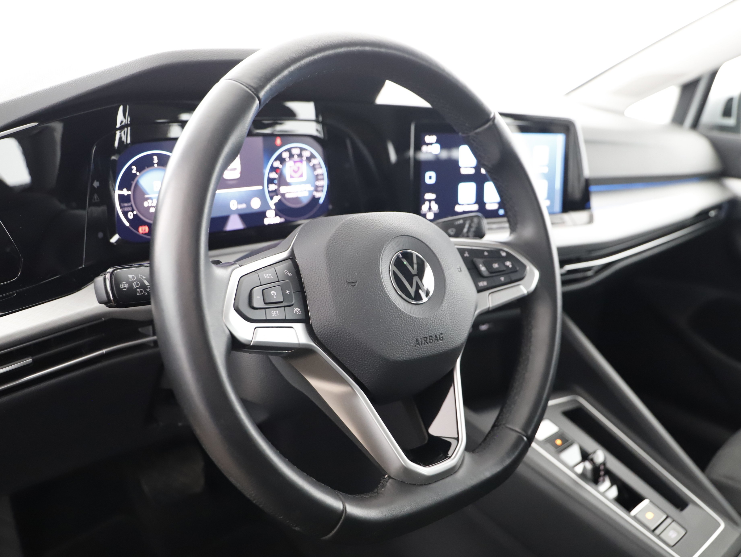 VW Golf VIII Var. 2.0TDI Life DSG | Bild 17 von 26