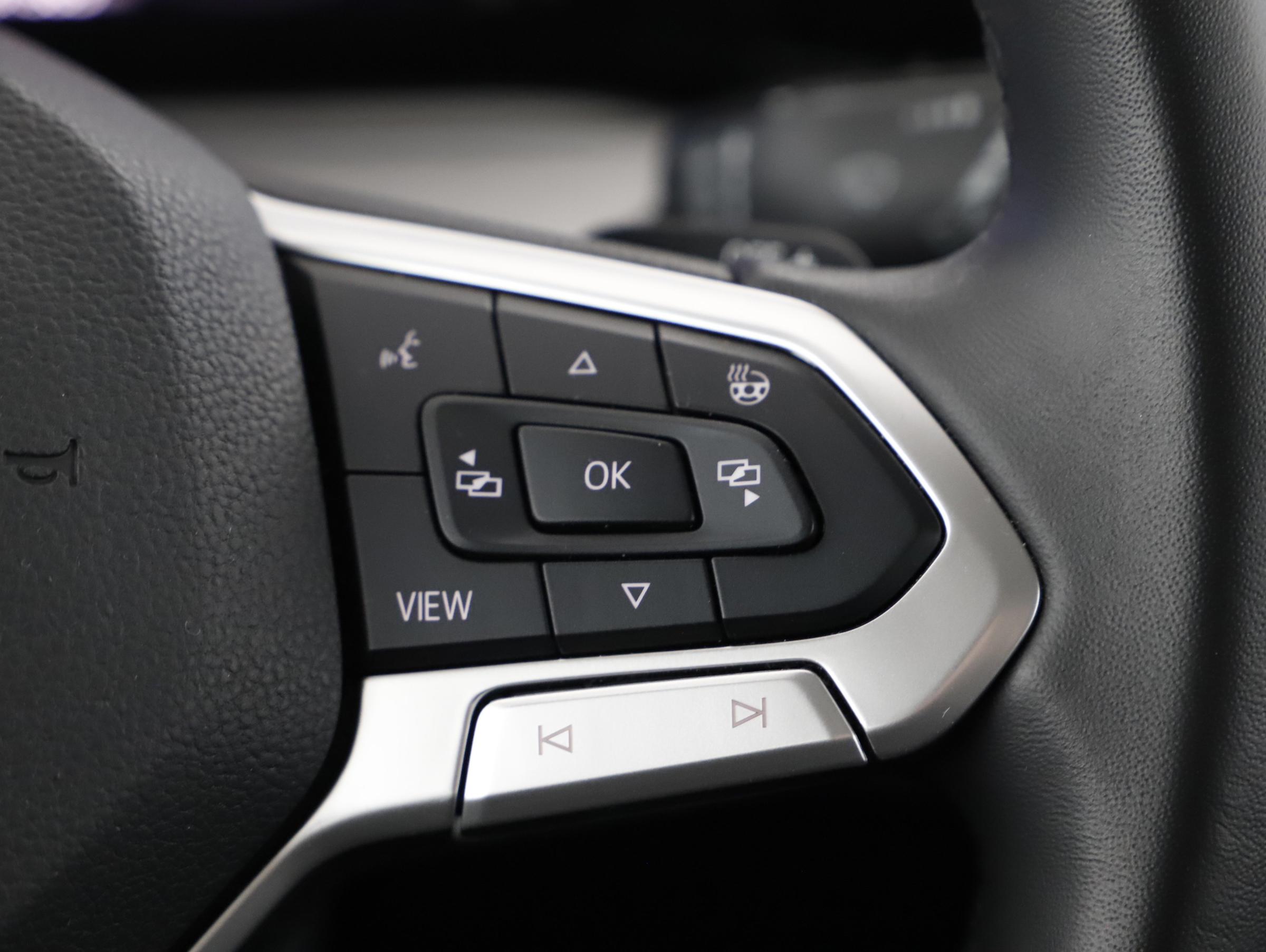 VW Golf VIII Var. 2.0TDI Life DSG | Bild 19 von 26