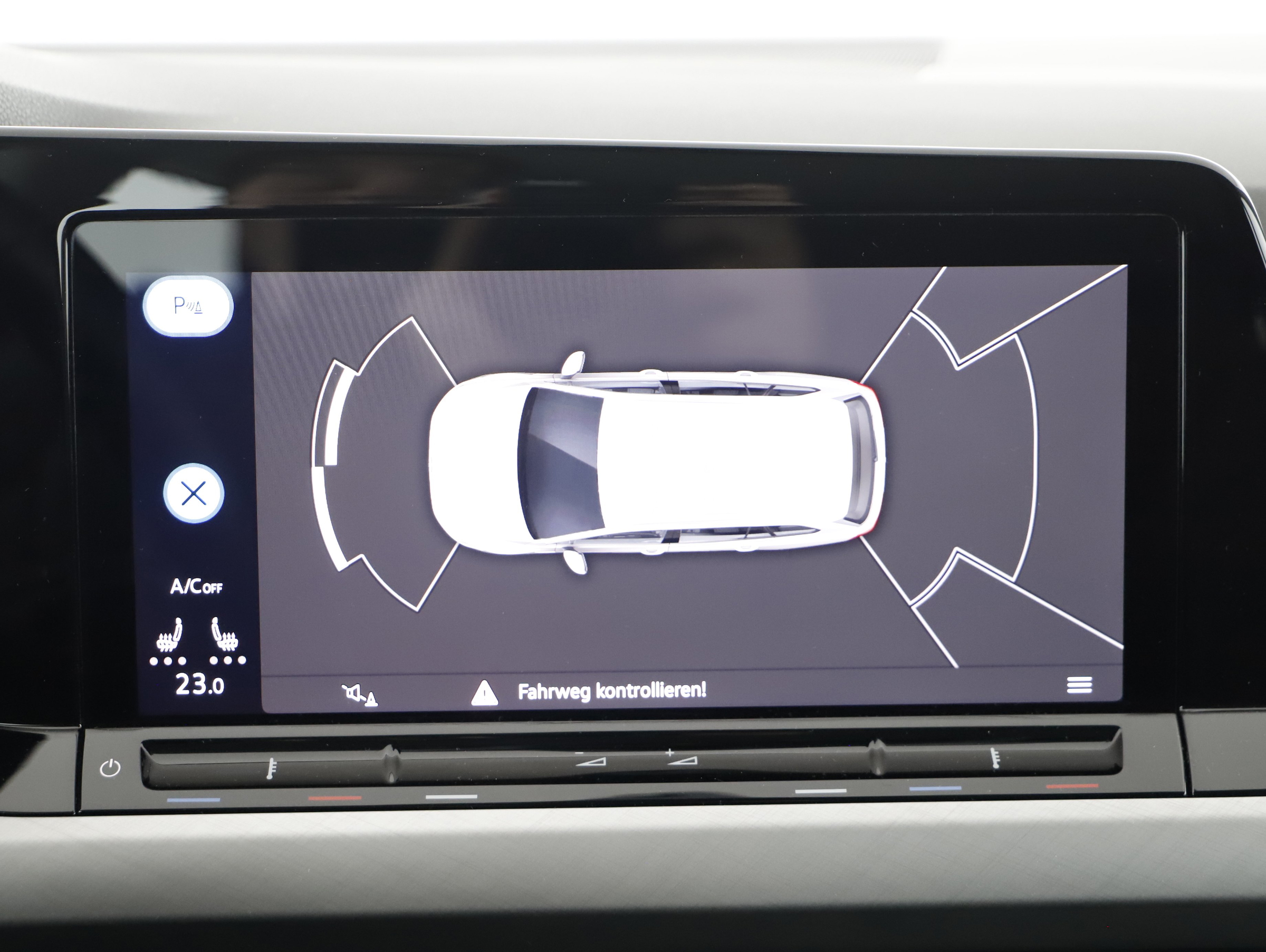 VW Golf VIII Var. 2.0TDI Life DSG | Bild 22 von 26