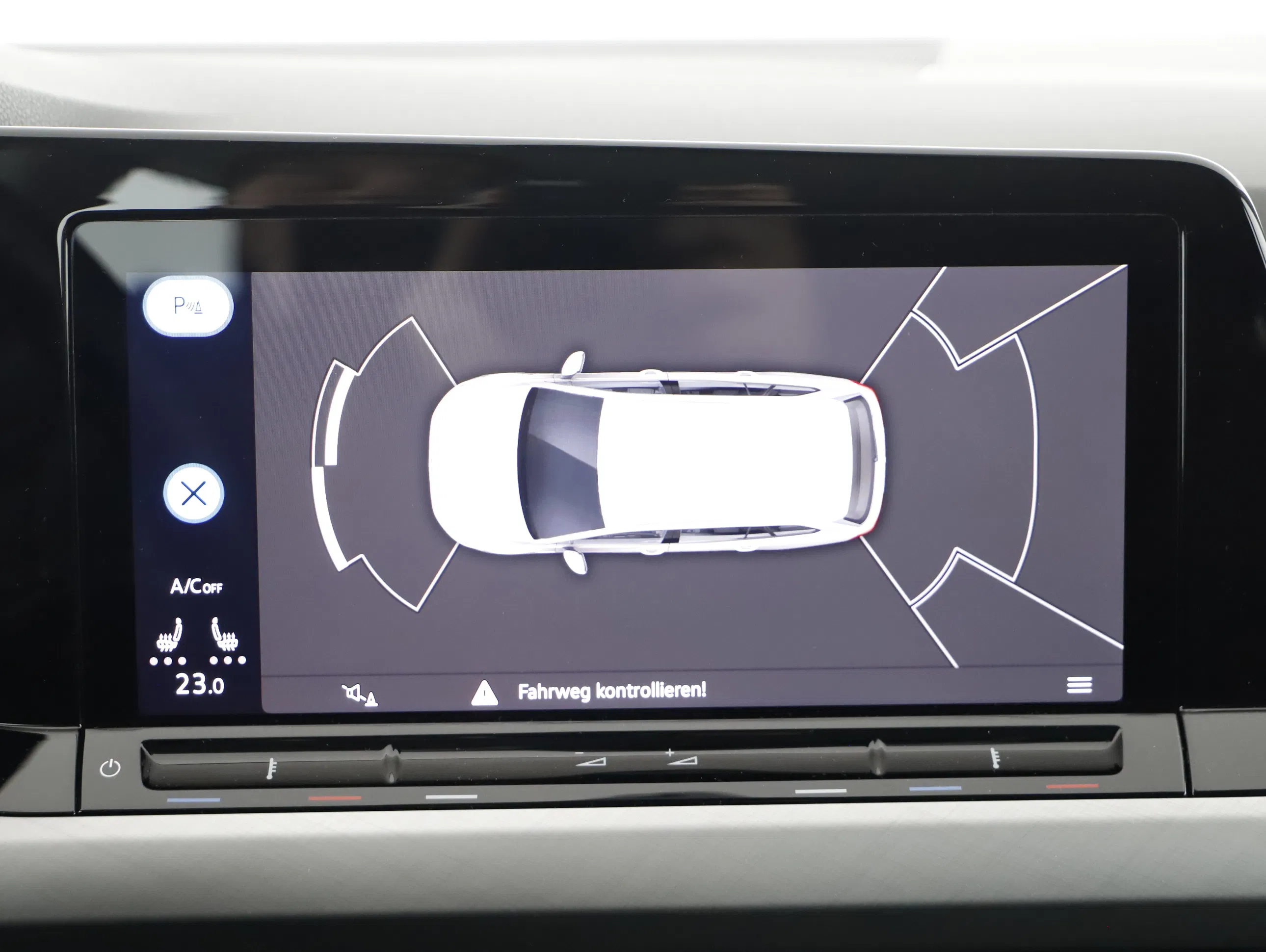 VW Golf VIII Var. 2.0TDI Life DSG | Bild 22 von 26